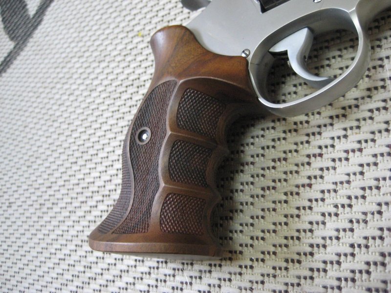 Revolvergriff (neuwertig) von Nill the Master für S&W Round Butt Mod. 585, 686, 66, 19, 17 – Bild 5