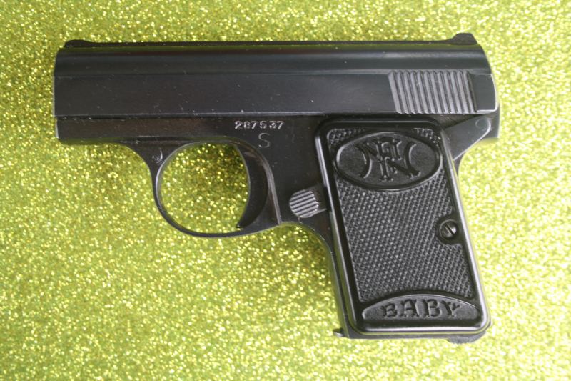 Taschenpistole FN BABY im Kaliber 6,35 mm Browning mit Zubehör – Bild 1