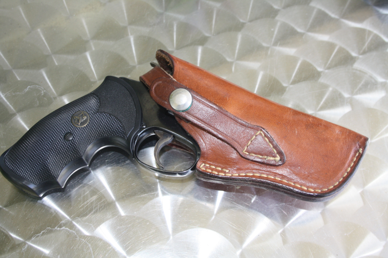 Revolver Smith & Wesson, Modell 36, im Kaliber 38 Special, mit Zubehör – Bild 2