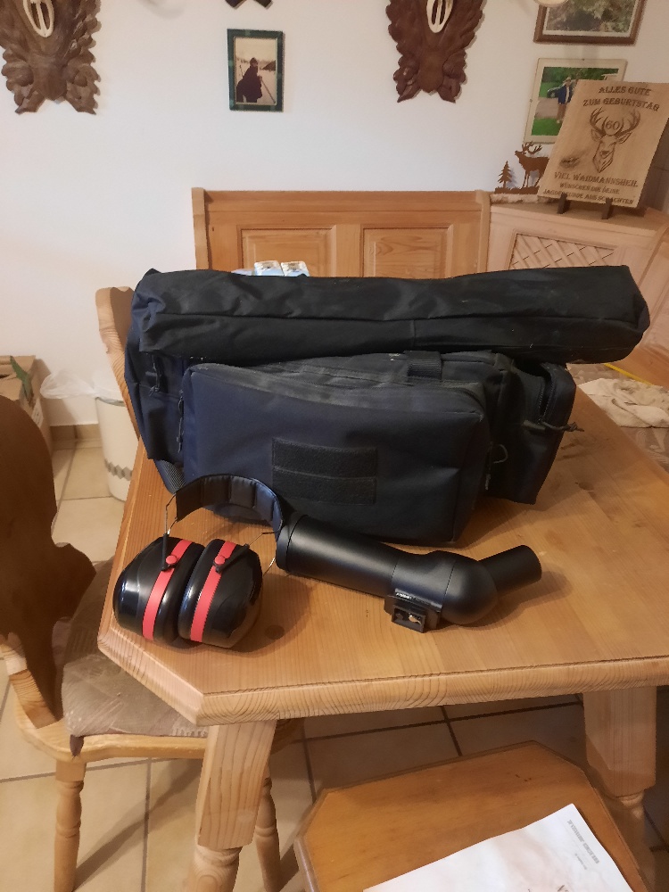Faustfeuerwaffenschießtasche und div Zubehör – Bild 1
