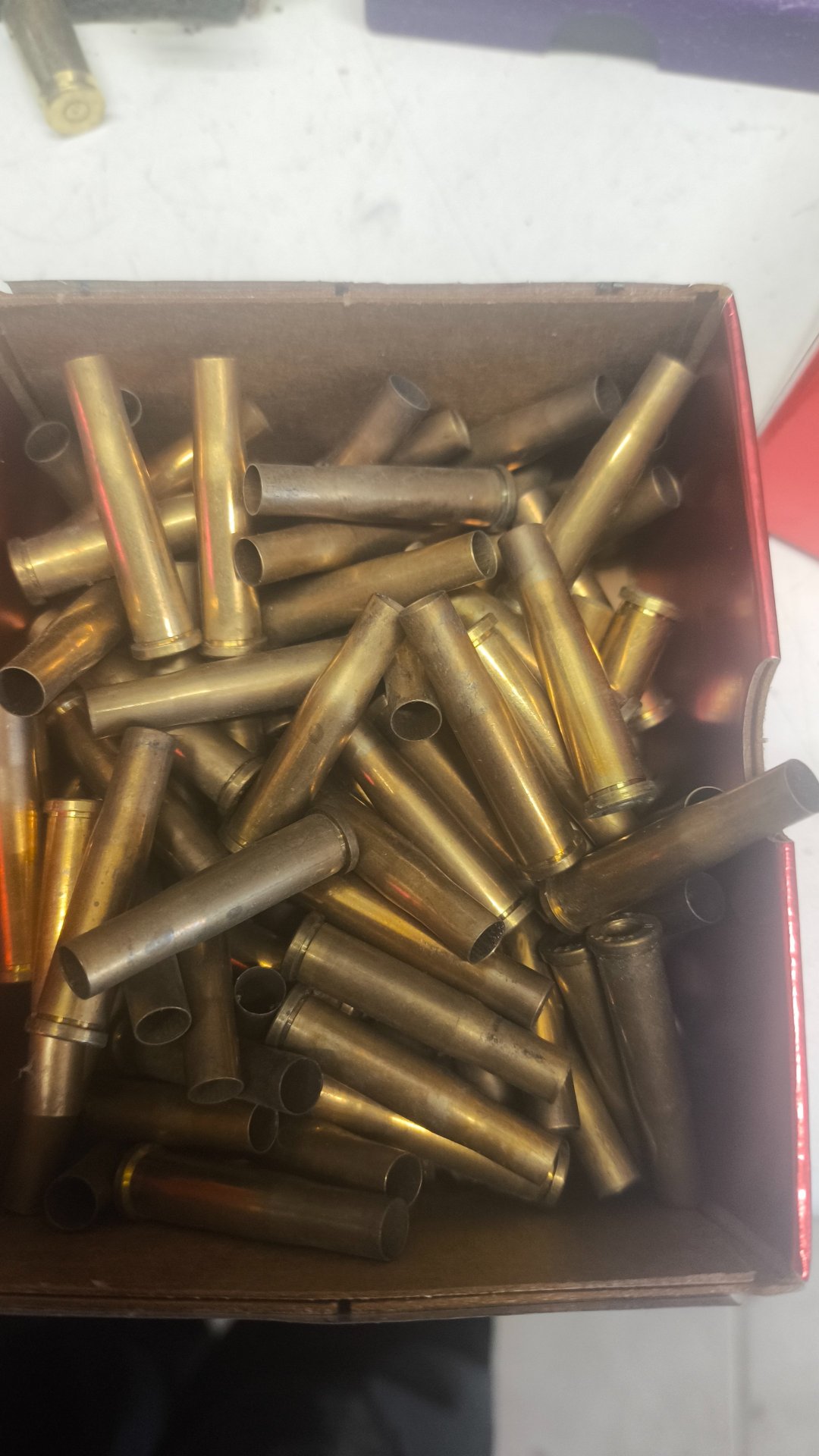 .22 Hornet, etwas über 100 Hülsen, nicht wiedergeladen, ungereinigt, nicht entzündet – Bild 2