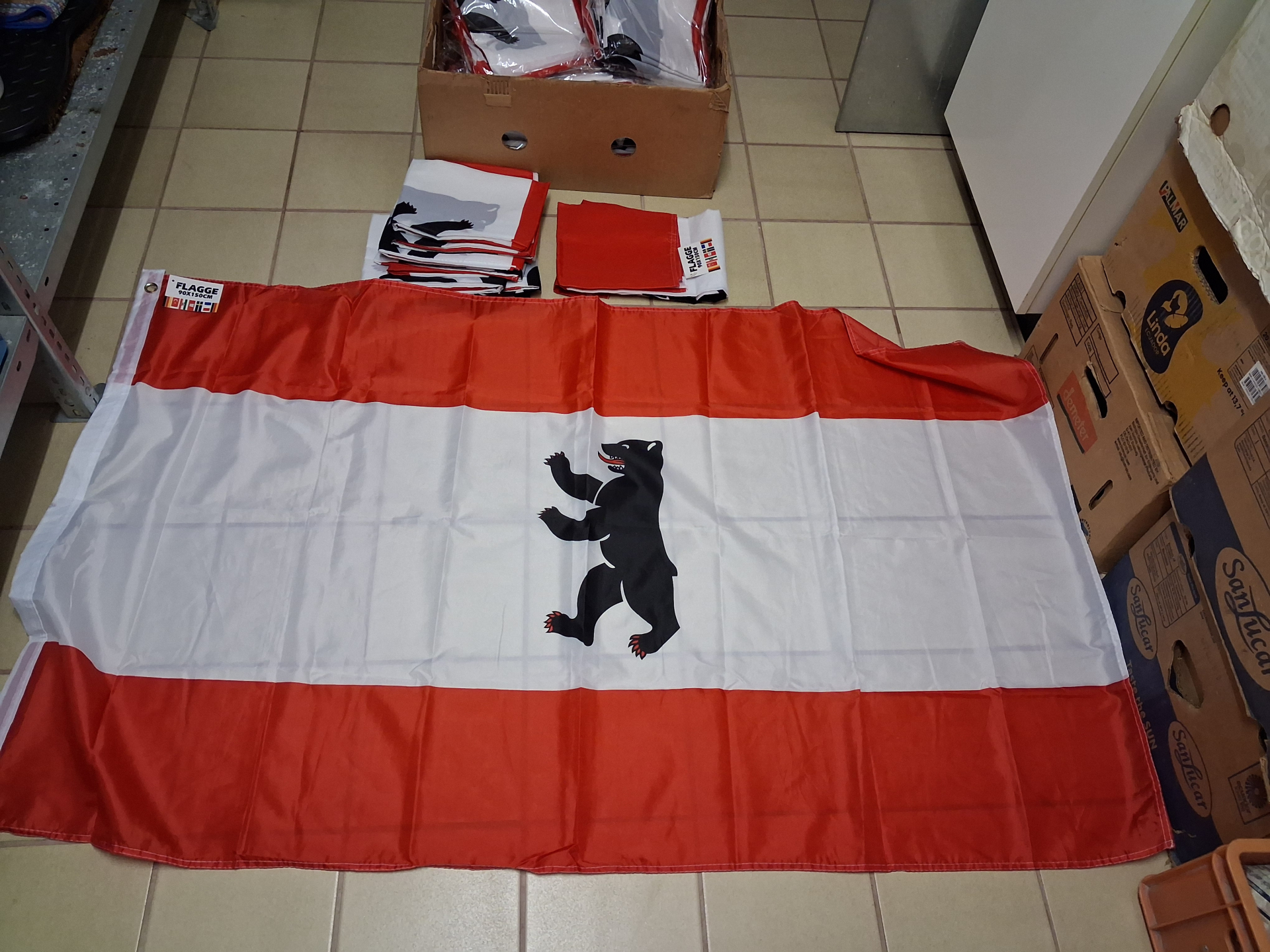 72 Stück Berlin Flaggen 90 x 150 Konvolut – pilt 1