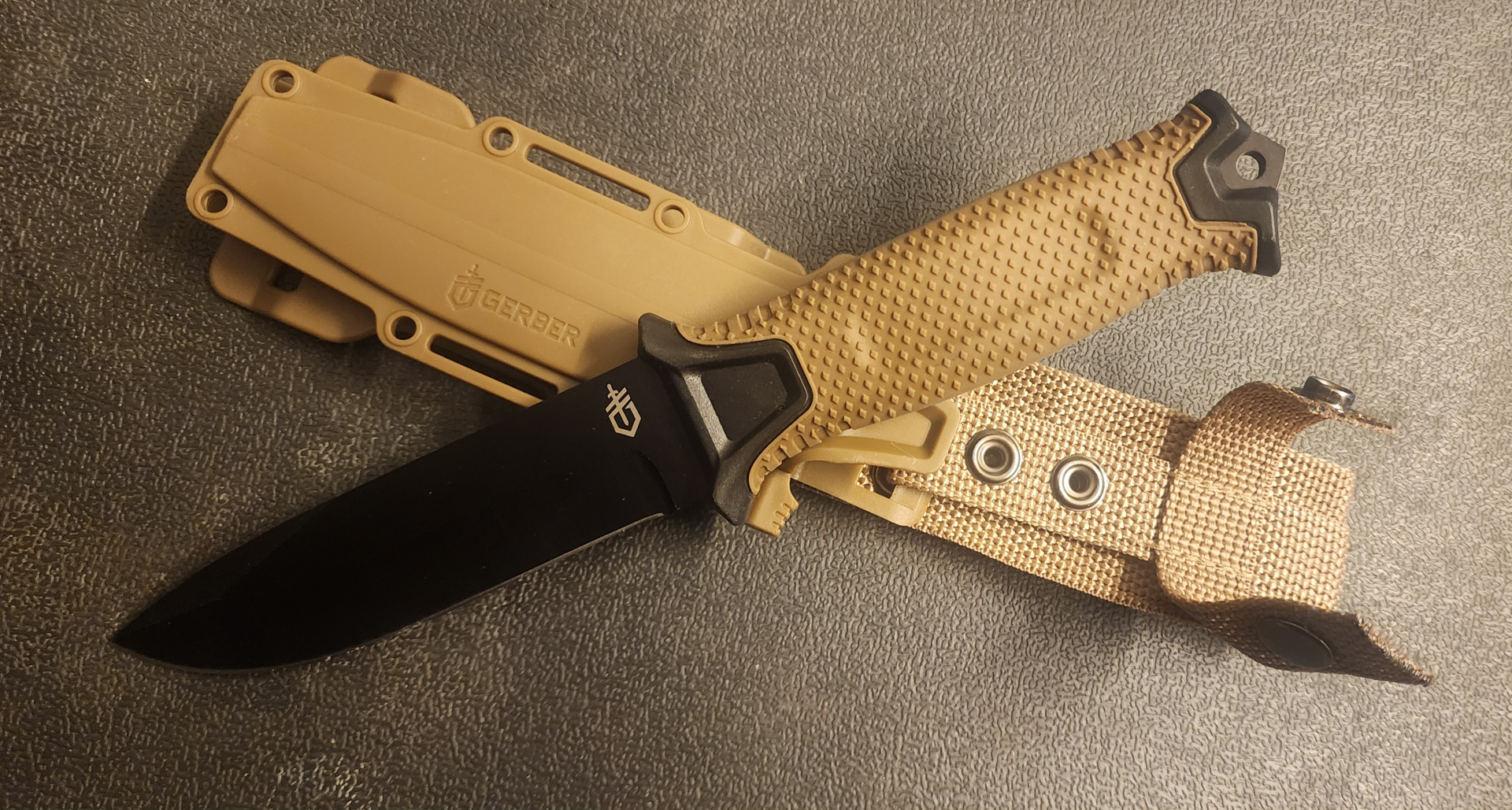 Gerber Kampfmesser Messer Sand Neu – slika 1