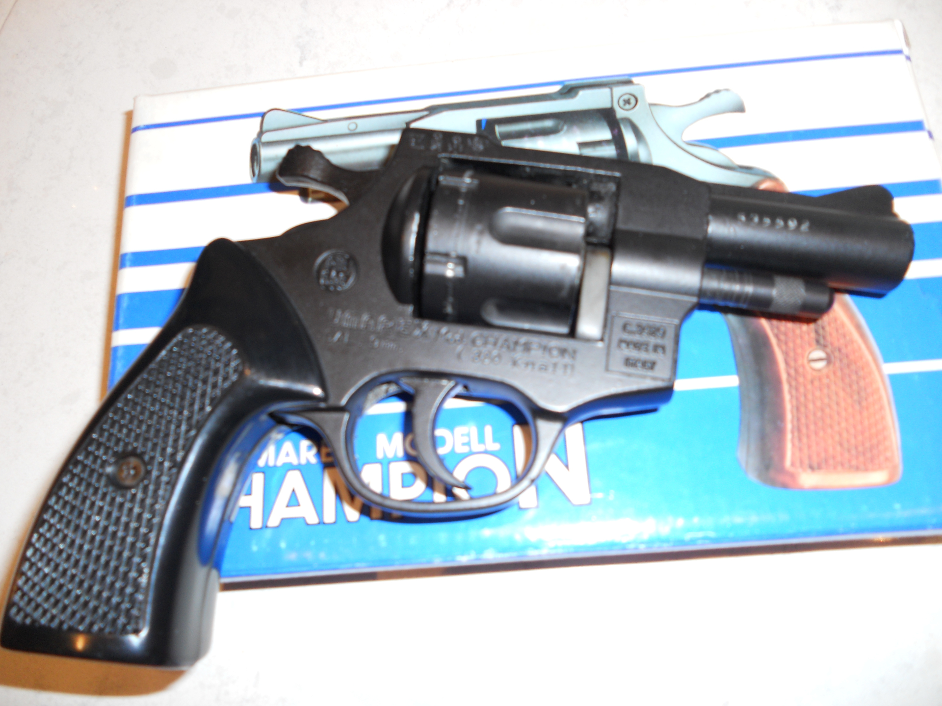 Revolver Champion 380 Knall / Gas Cal.9 mm Schreckschussrevolver – Bild 2