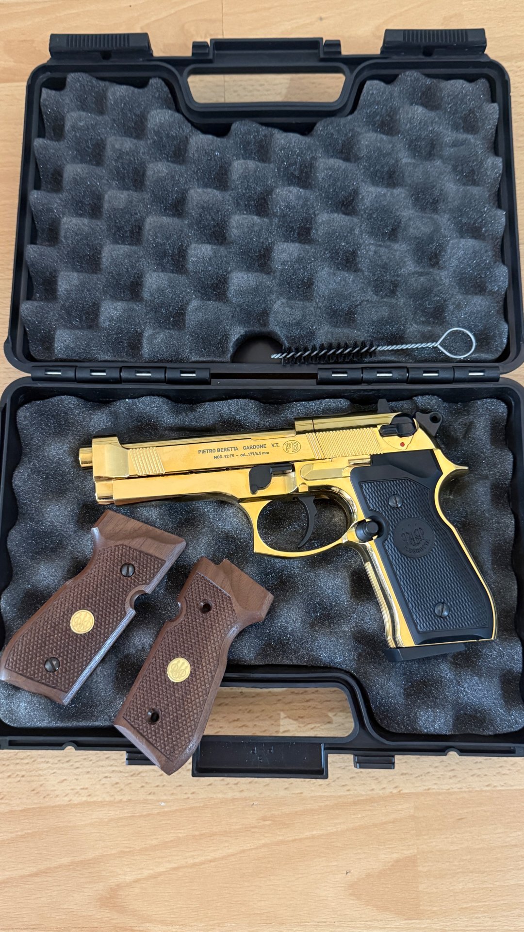 Beretta 92 FS Gold Finish Vollmetall CO2 Pistole 4,5 mm Diabolo – Bild 1
