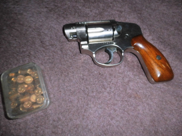Revolver 9mm Knall – Bild 1