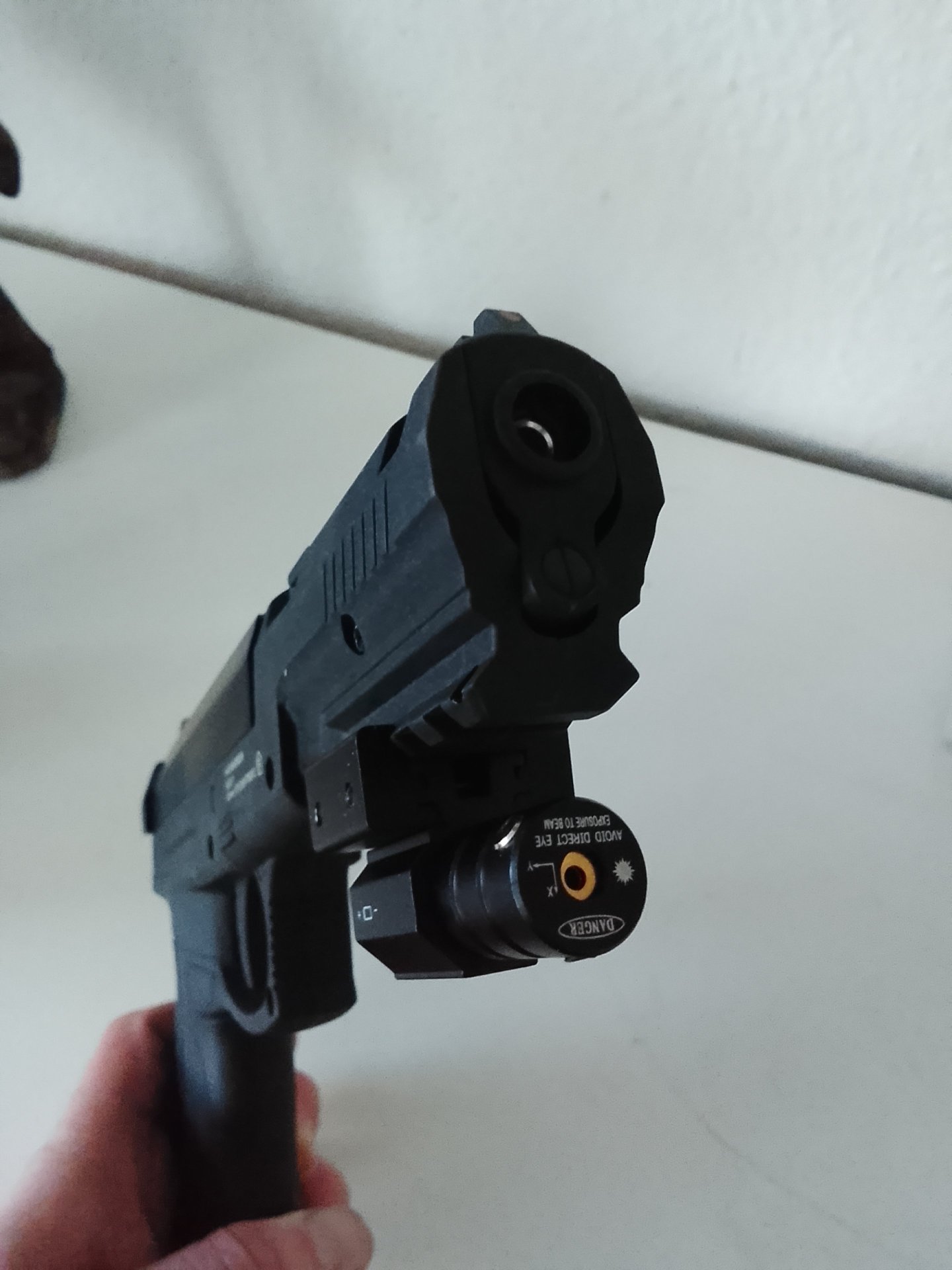 Umarex DX-17 Dual Xtreme Air Pistol mit Laserzielgerät – Bild 5