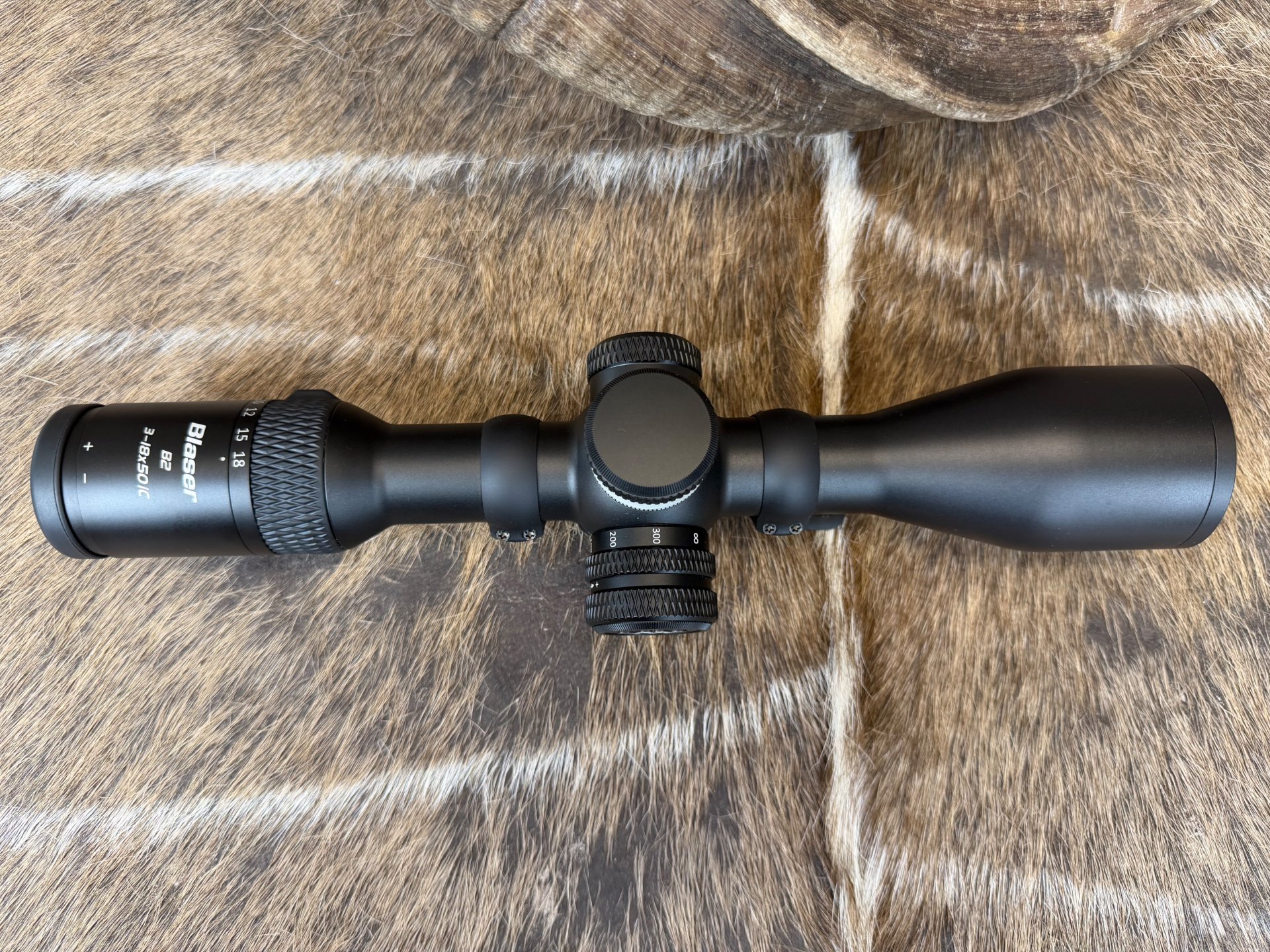 Gebrauchtware Zielfernrohr Blaser B2 3-18x50 iC inkl. Blaser Sattelmontage 30mm WAFFEN FLÜHR ANSBACH – Bild 2