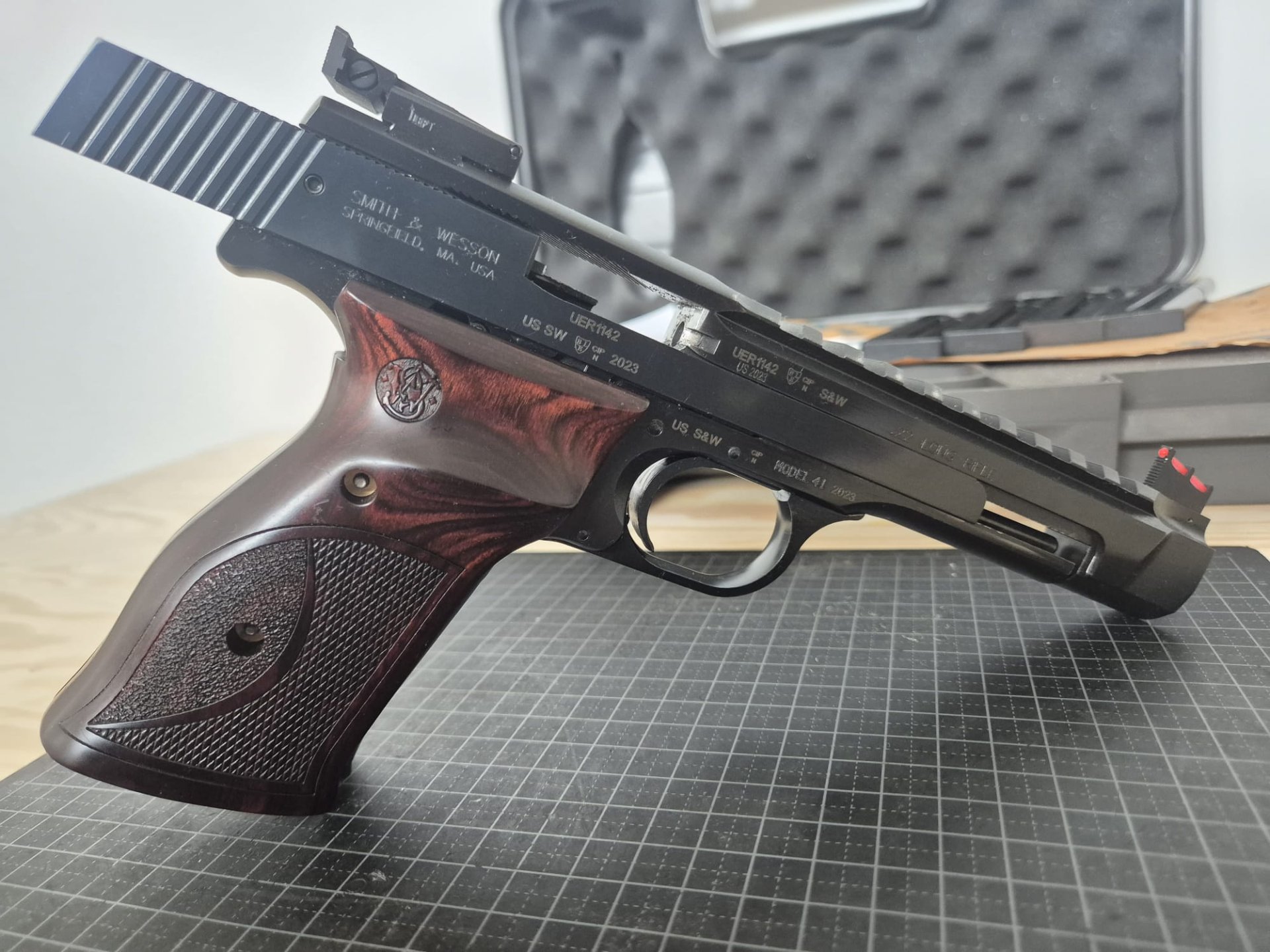 Smith & Wesson Model 41 Performance Center – slika 5