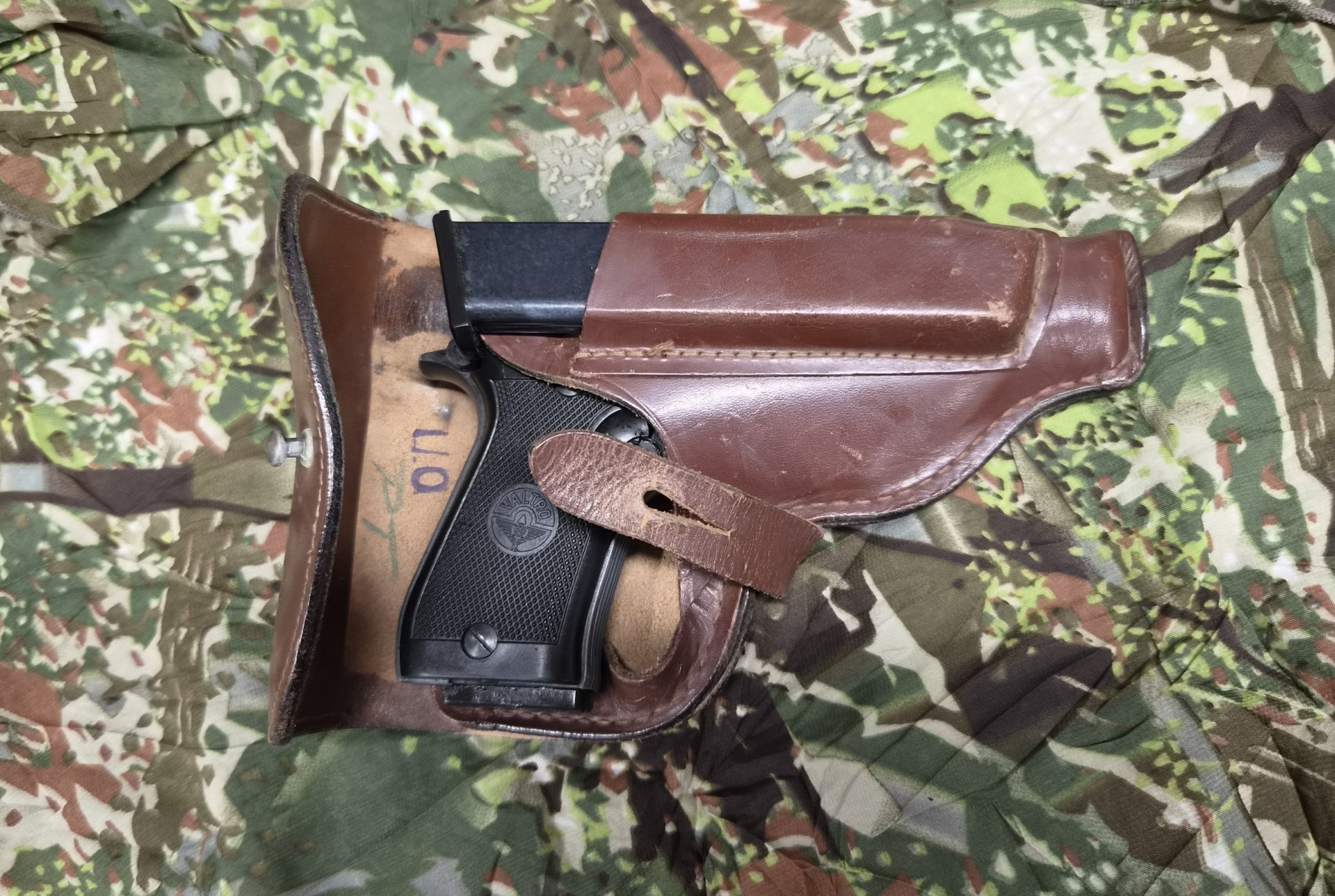 ME Valtro Mod. 85 Combat 9mm P.A.K. – Komplettset mit 2 Magazinen & Lederholster – Bild 3