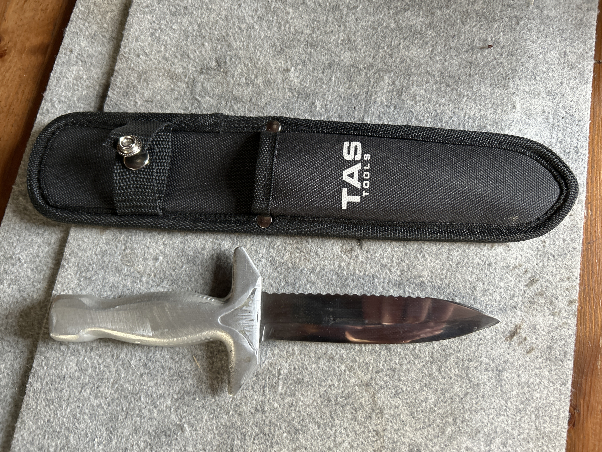 DDR Taucher Kampfmesser NVA – image 1
