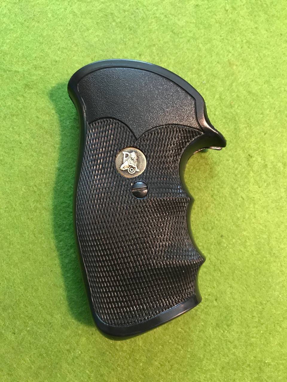 PACHMAYR GUMMI MONOGRIP "GRIPPER" FÜR RUGER GP 100 EVTL. AUCH GP 101 (?) – Bild 2