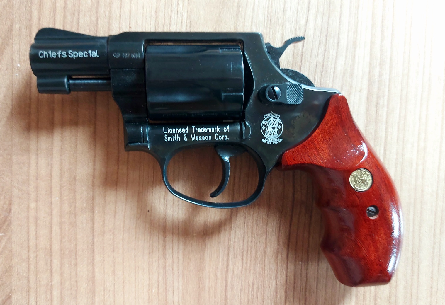 Revolver Smith & Wesson Chiefs Spezial 9mm RK – Bild 2