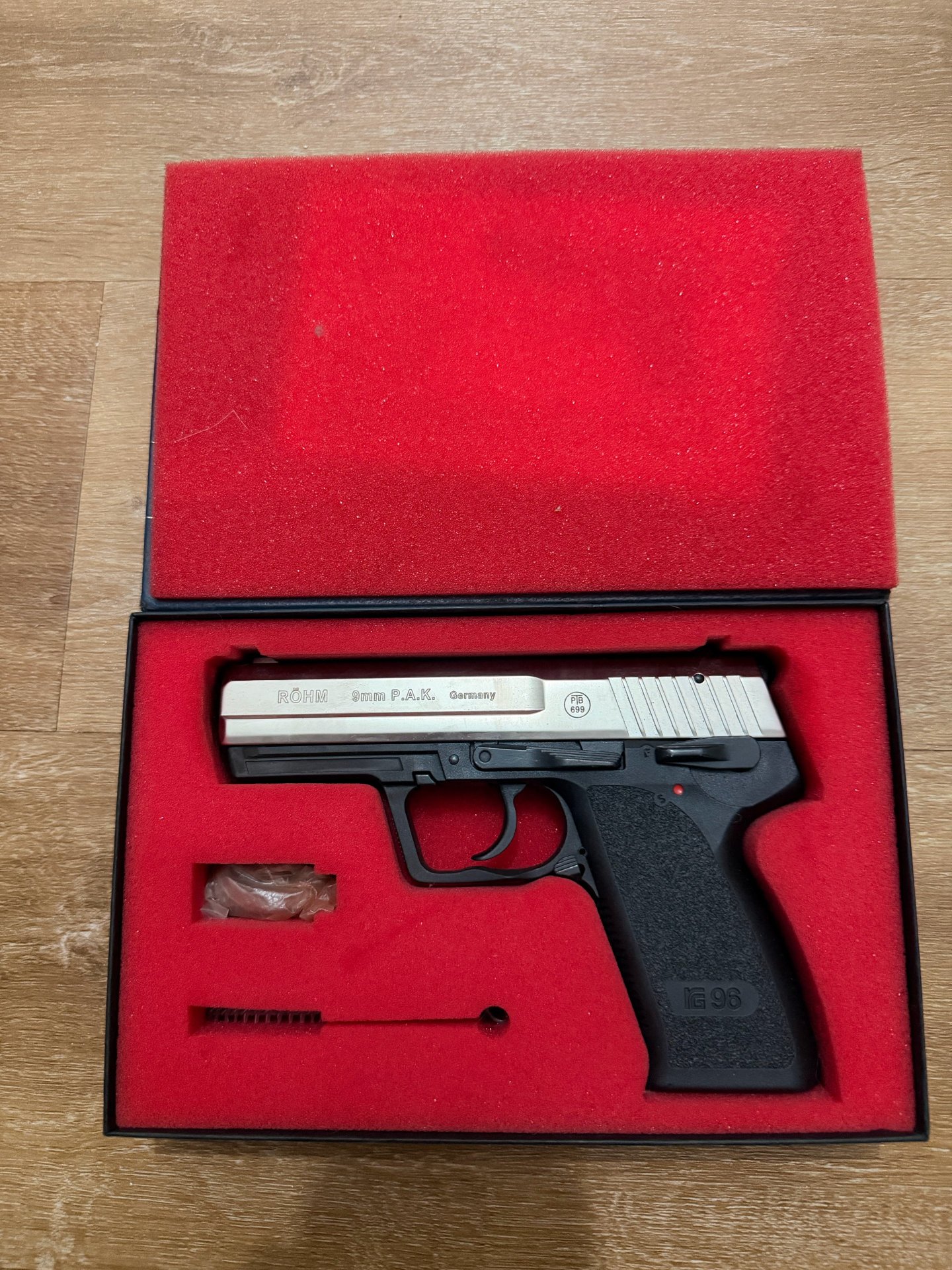 Röhm RG 96 9mm P.A.K mit Match Abschussbecher – Bild 3