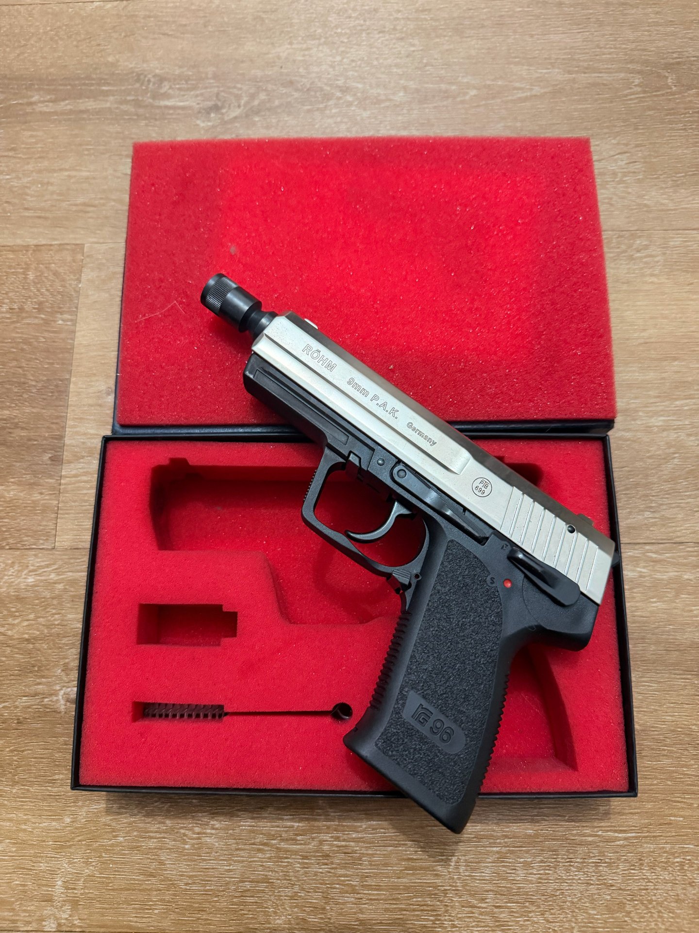Röhm RG 96 9mm P.A.K mit Match Abschussbecher – Bild 4