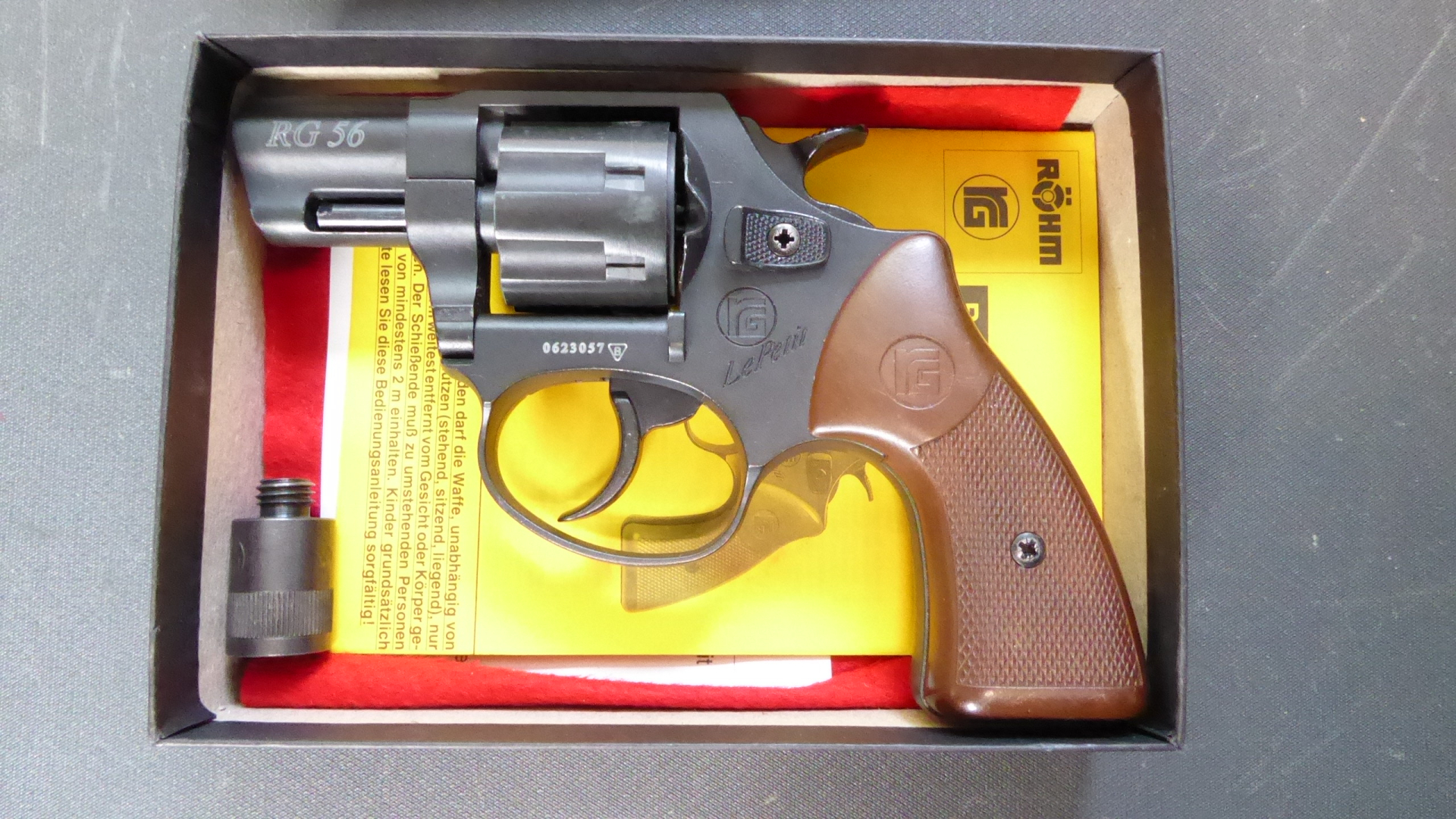 Älterer Signalrevolver von RÖHM Mod. Le Petit RG 56, Kal. 6 mm Flobert PTB Nr. 600 im Karton – Bild 1