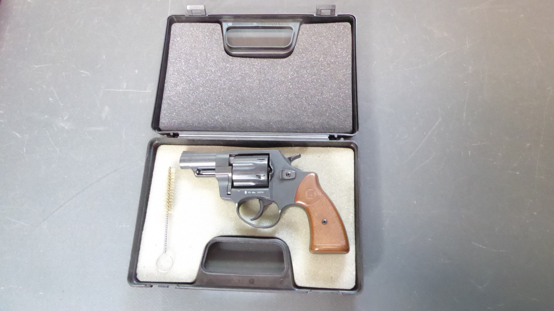 Älterer Signalrevolver von RÖHM Mod. RG 89, Kal. 9 mm Knall PTB Nr. 451 im Karton – Bild 1