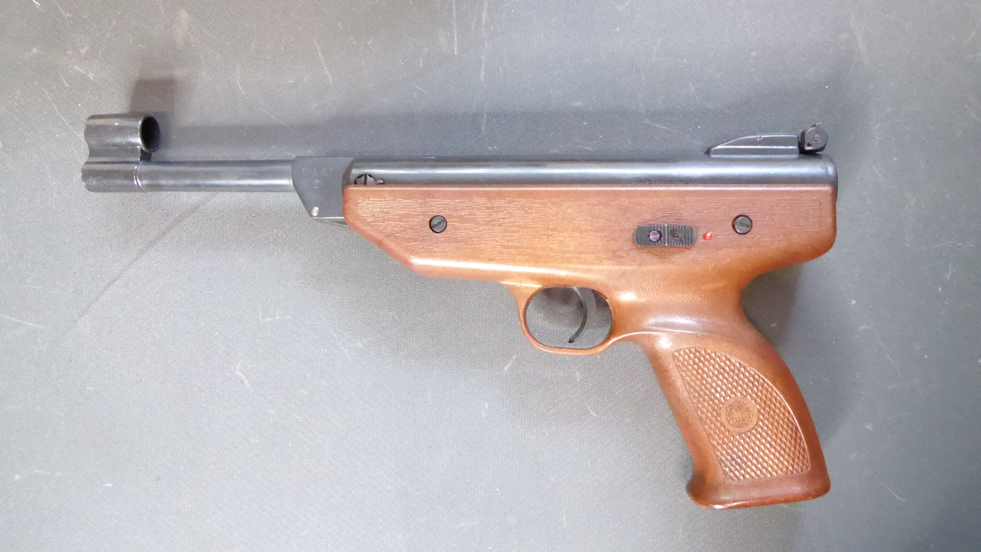 Ältere Knicklauf Luftpistole Von WEIHRAUCH Mod. HW 70 Kal.4,5 mm mit sehr starker Feder F Zeichen – Bild 1