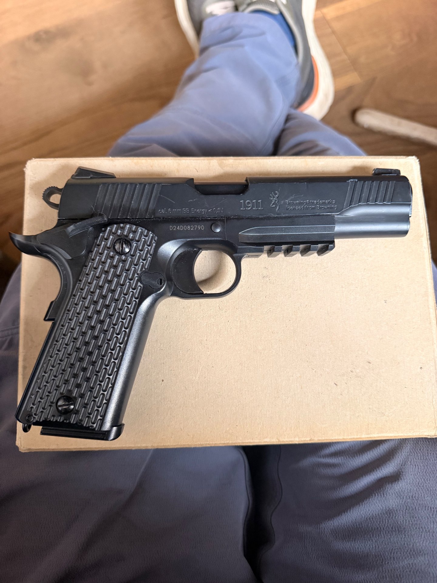 Browning 1911 mit Metallschlitten schwere Softairpistole Kal. 6 mm – Bild 1