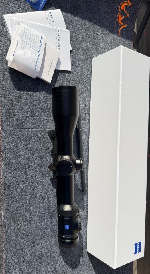 Zielfernrohr Zeiss V8 1,8-14 x 50 M Abs. 60 mit Blaser Sattelmontage neuwertig neuestes Modell – Bild 1