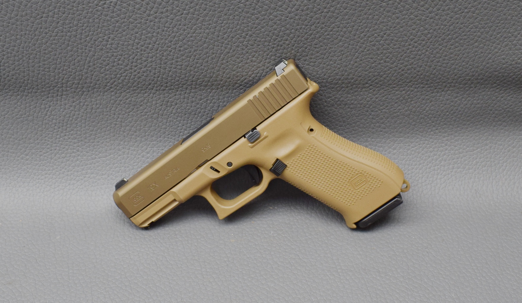 Pistole Glock 19X, 4", Kal. 9mmLuger, nPVD-Oberflächen-Beschichtung, sehr gut – Bild 1