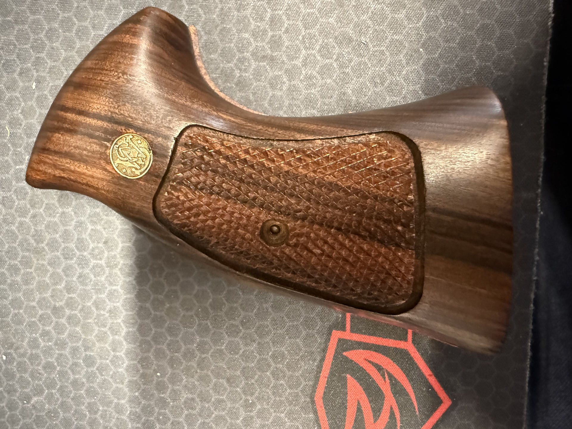 S&W Griffschalen K/L Rahmen square butt, offener Rücken – Bild 3