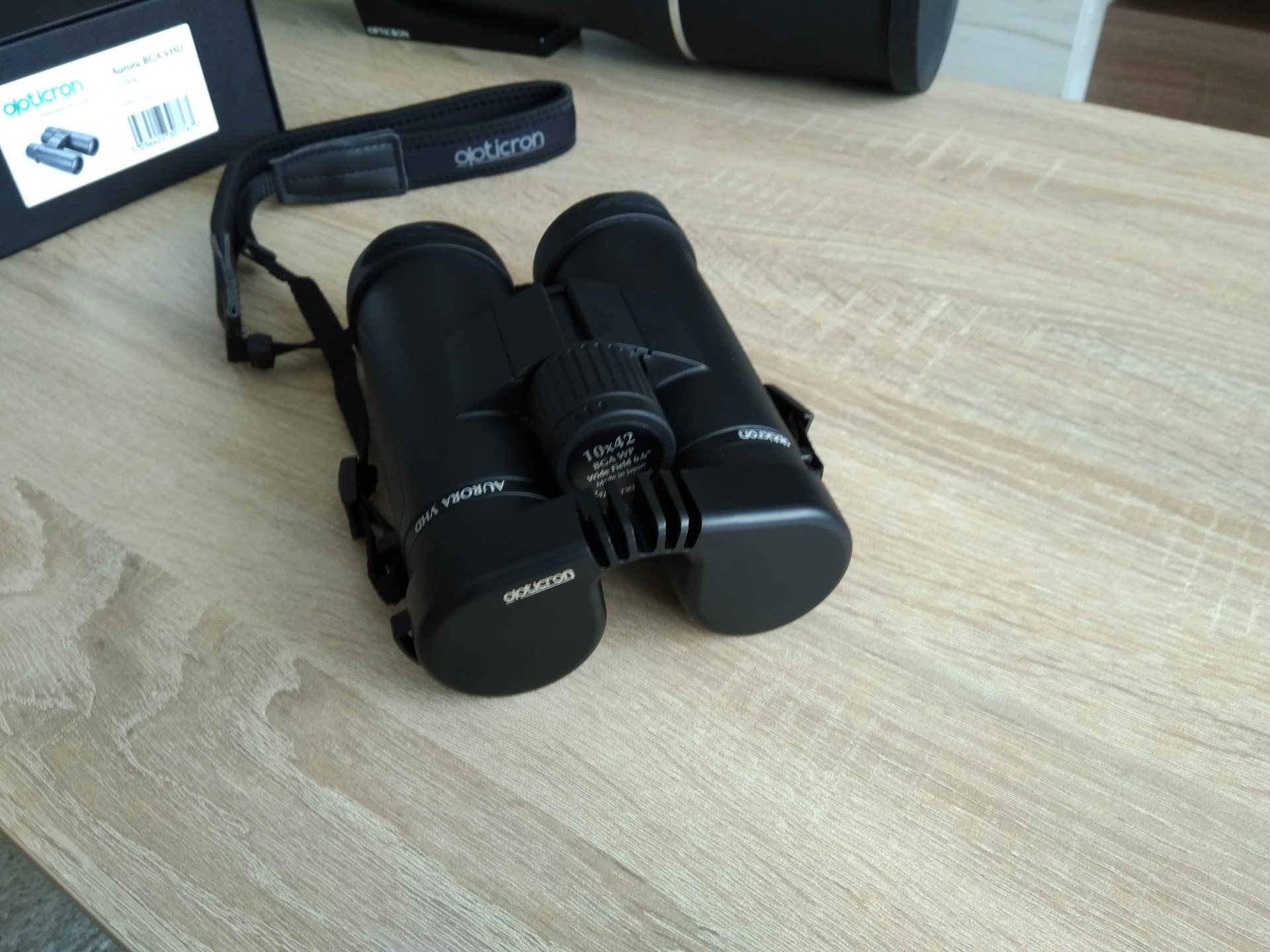 Fernglas Opticron Aurora 10x42 VHD – Bild 1