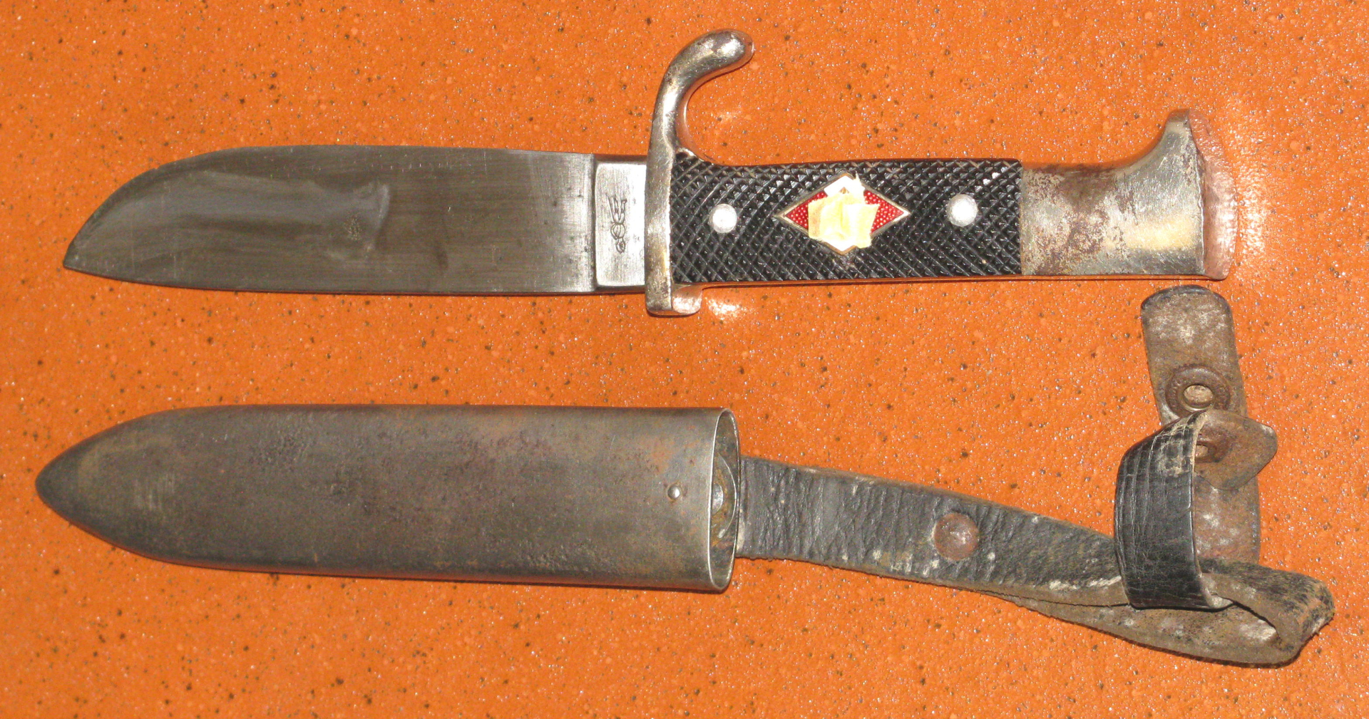 HJ Messer / Fahrtenmesser mit Prägung „RZM M7 / 51 / 38“ und einer Stahlscheide – Bild 1
