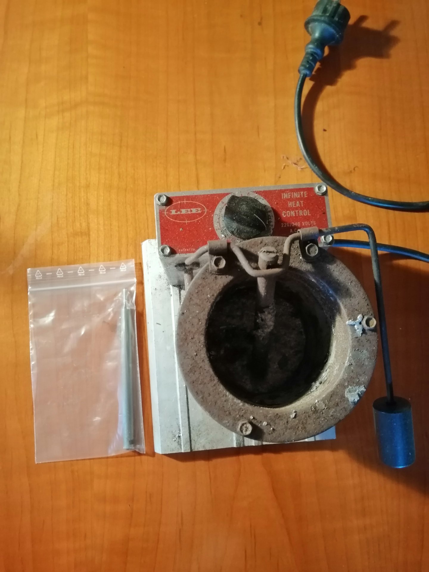 LEE Bleischmelz Ofen 4,5 Kg – Bild 2