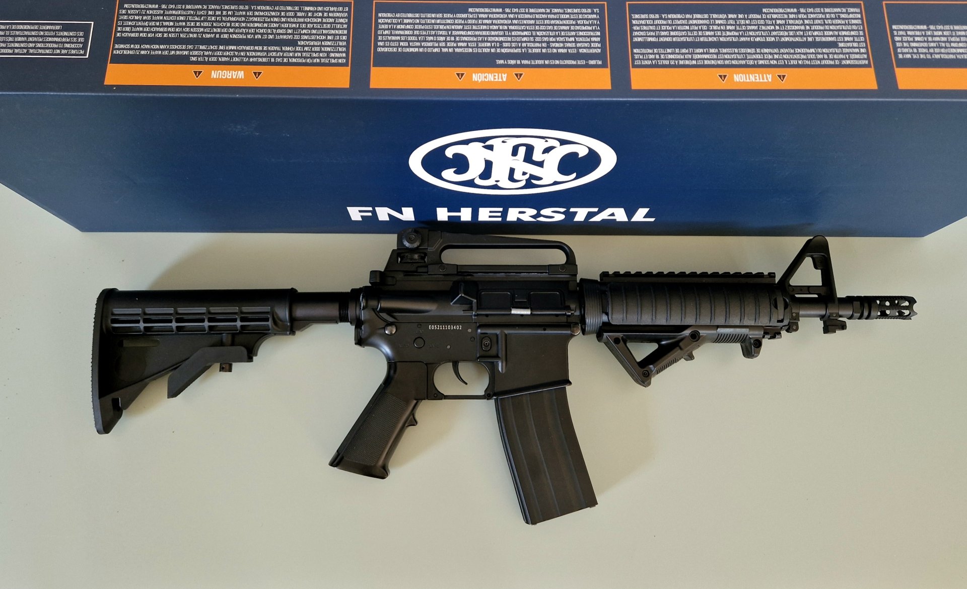 Cybergun FN M4 A1 R.I.S. 4,5mm CO2 – Bild 2
