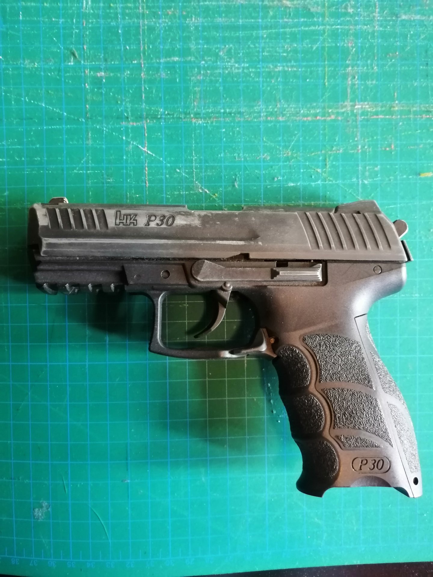 Umarex P30 mit 2 Magazinen und IMI Holster DEFEKT – Bild 2