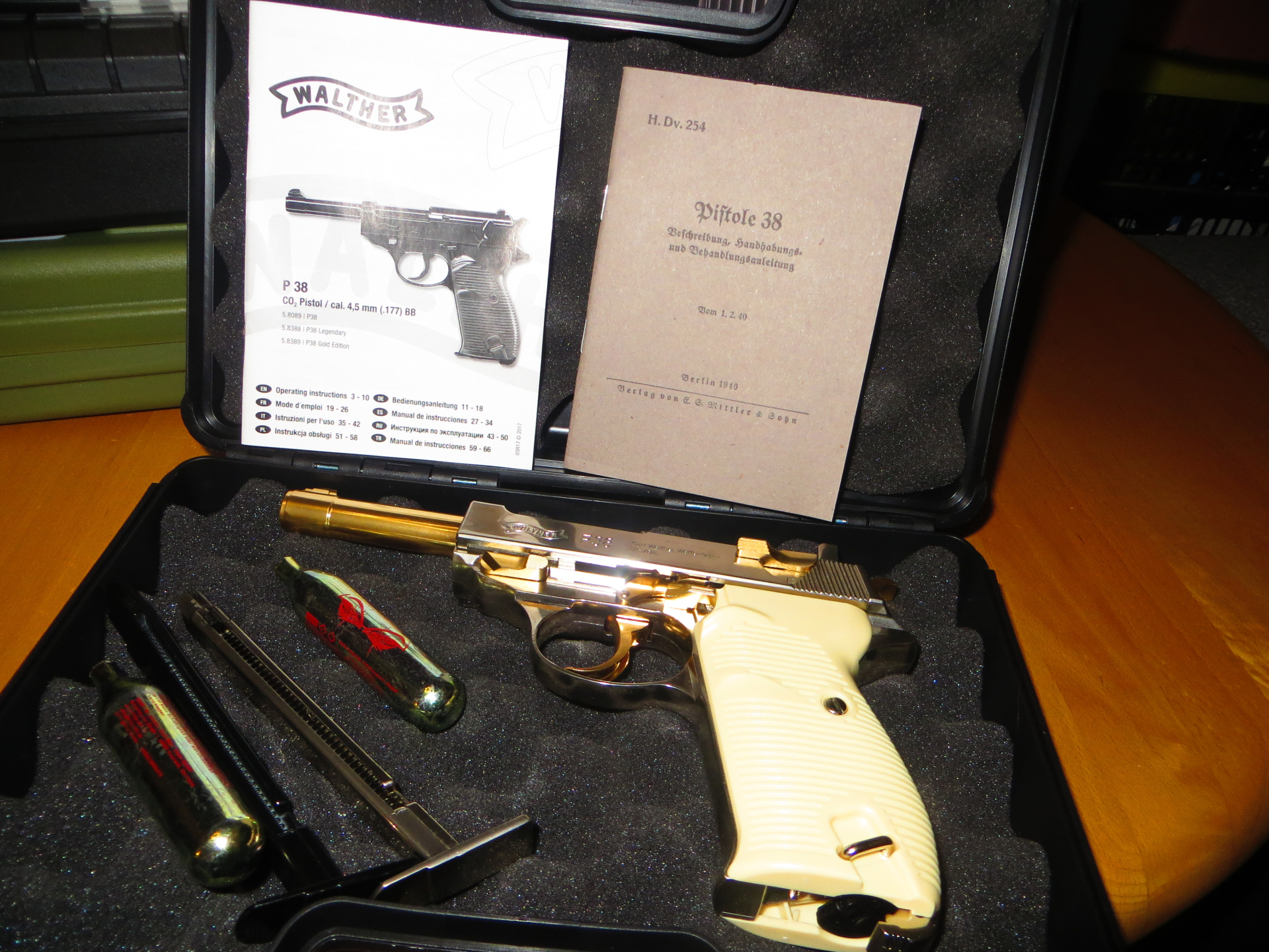 UMAREX WALTHER P38 CO2 "LIMITED-GOLD-EDITION" – Bild 6