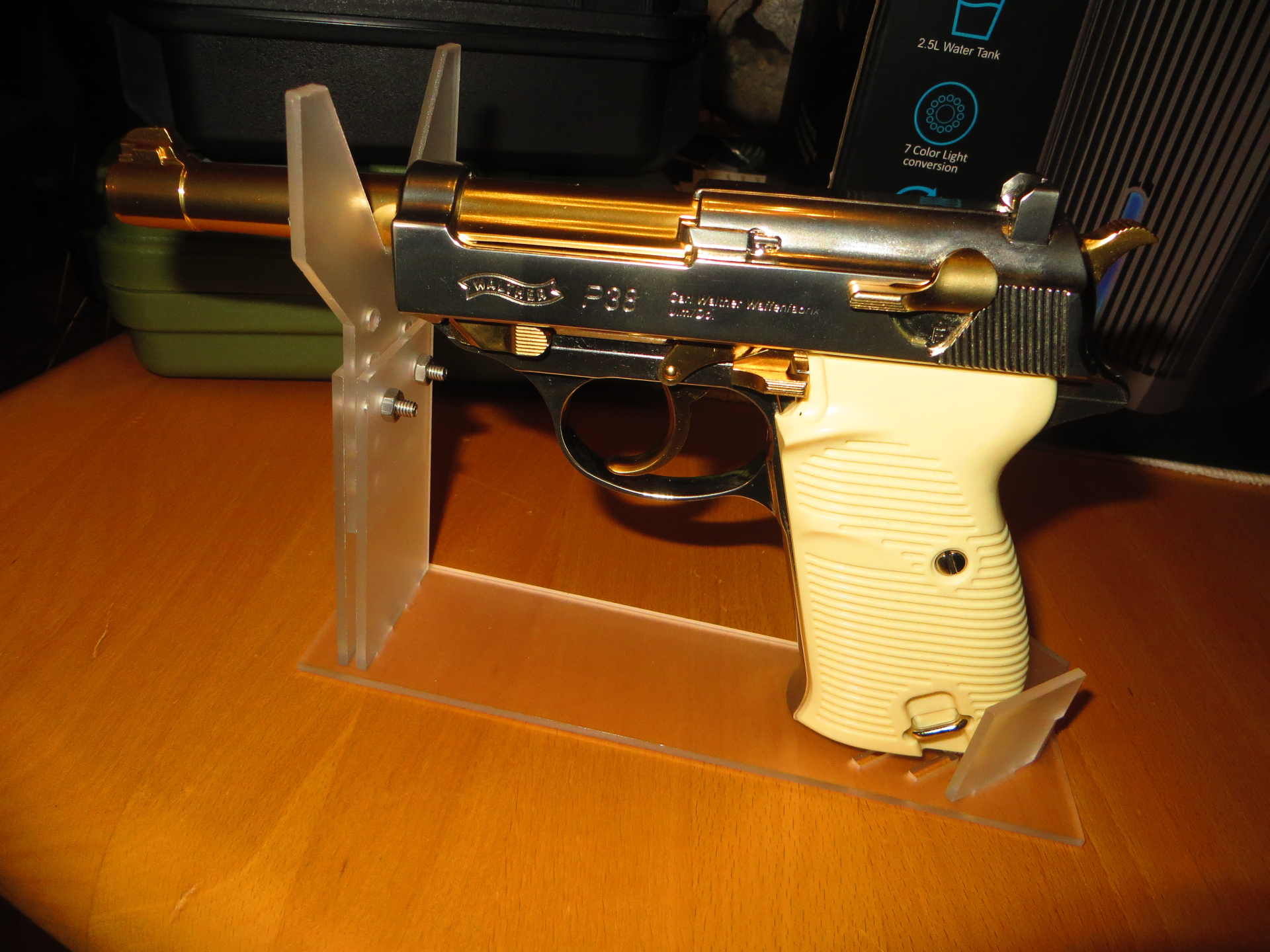 UMAREX WALTHER P38 CO2 "LIMITED-GOLD-EDITION" – Bild 2
