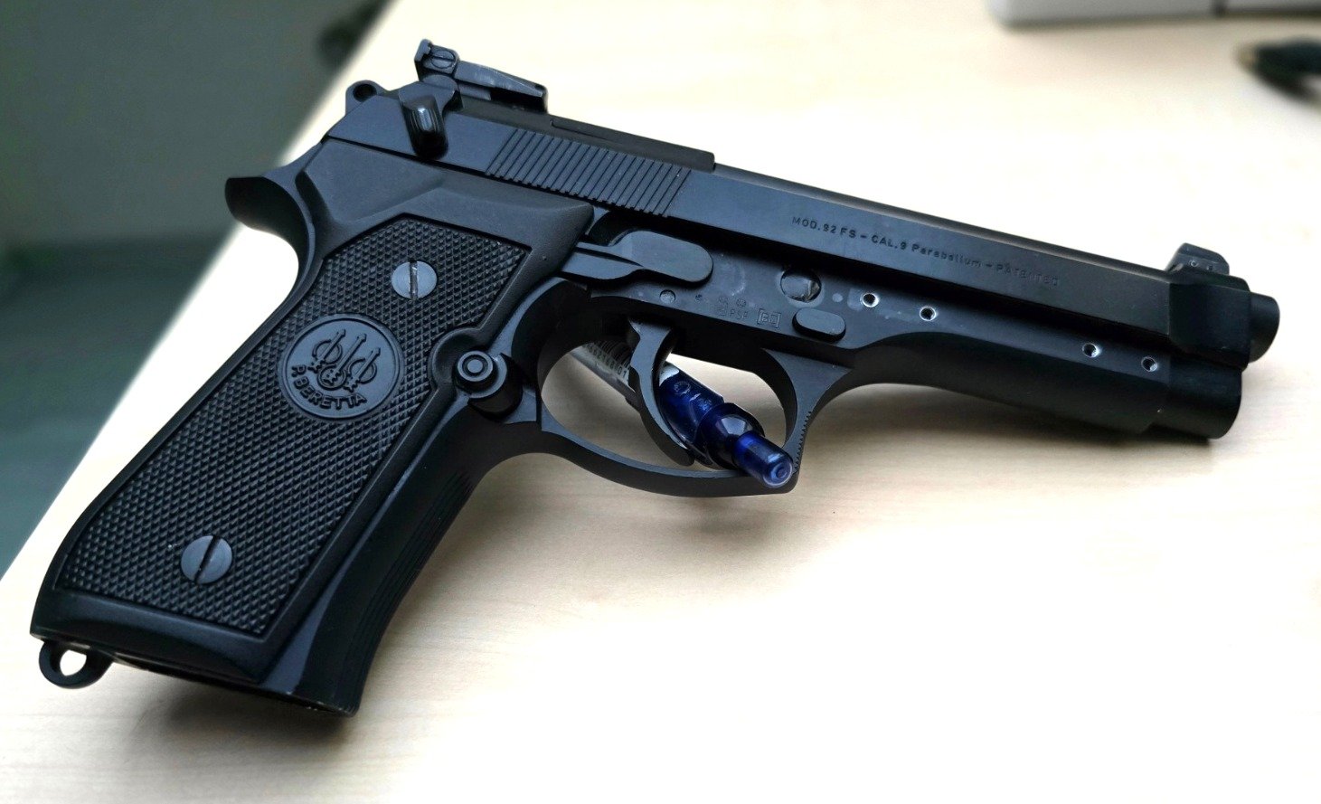 Beretta FS 92, 9mm, mit Zubehör, Reddot, Montage, 4 Magazine, Griff – Bild 1