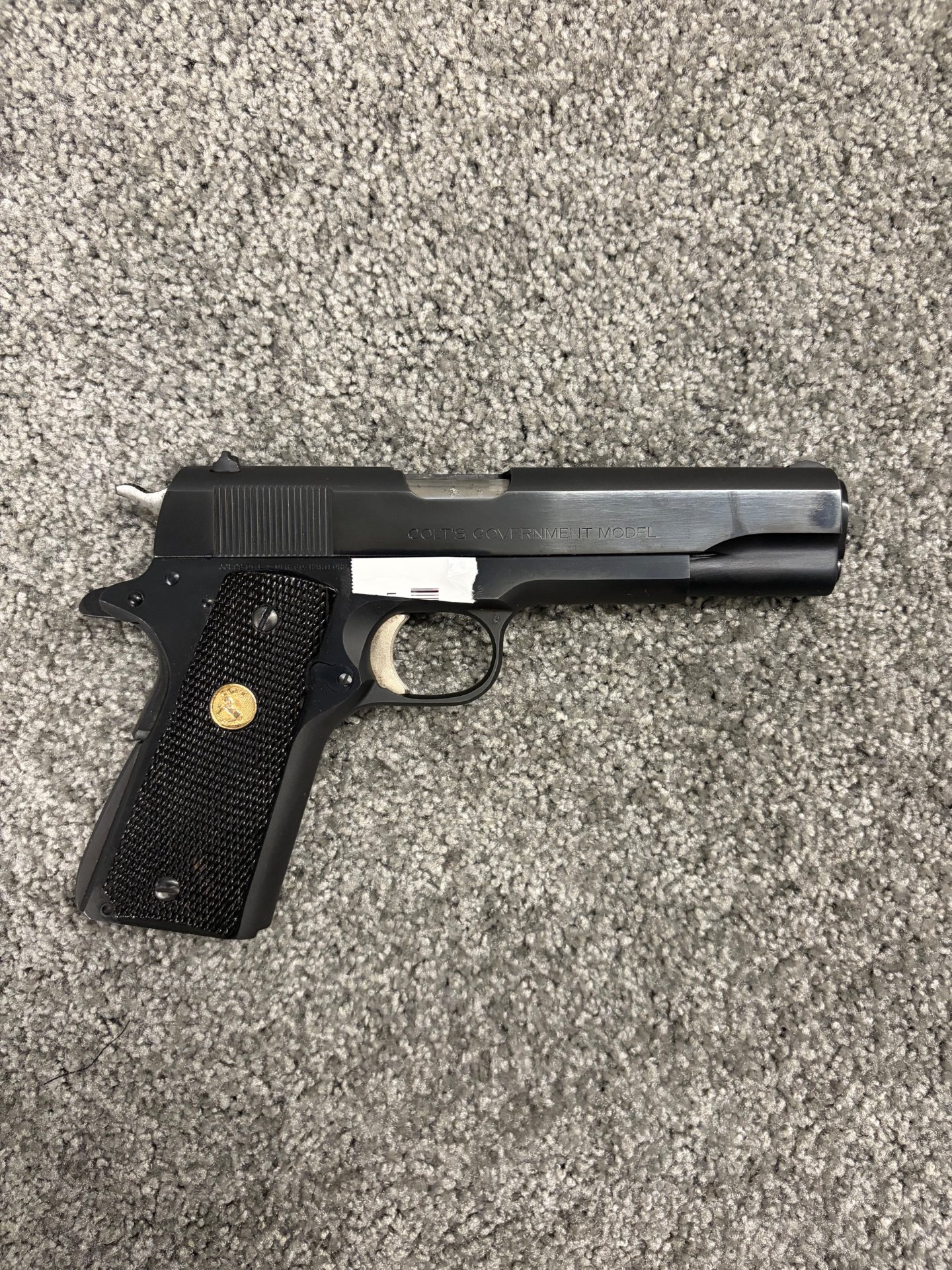 Colt Government 1911 .45 – Bild 2