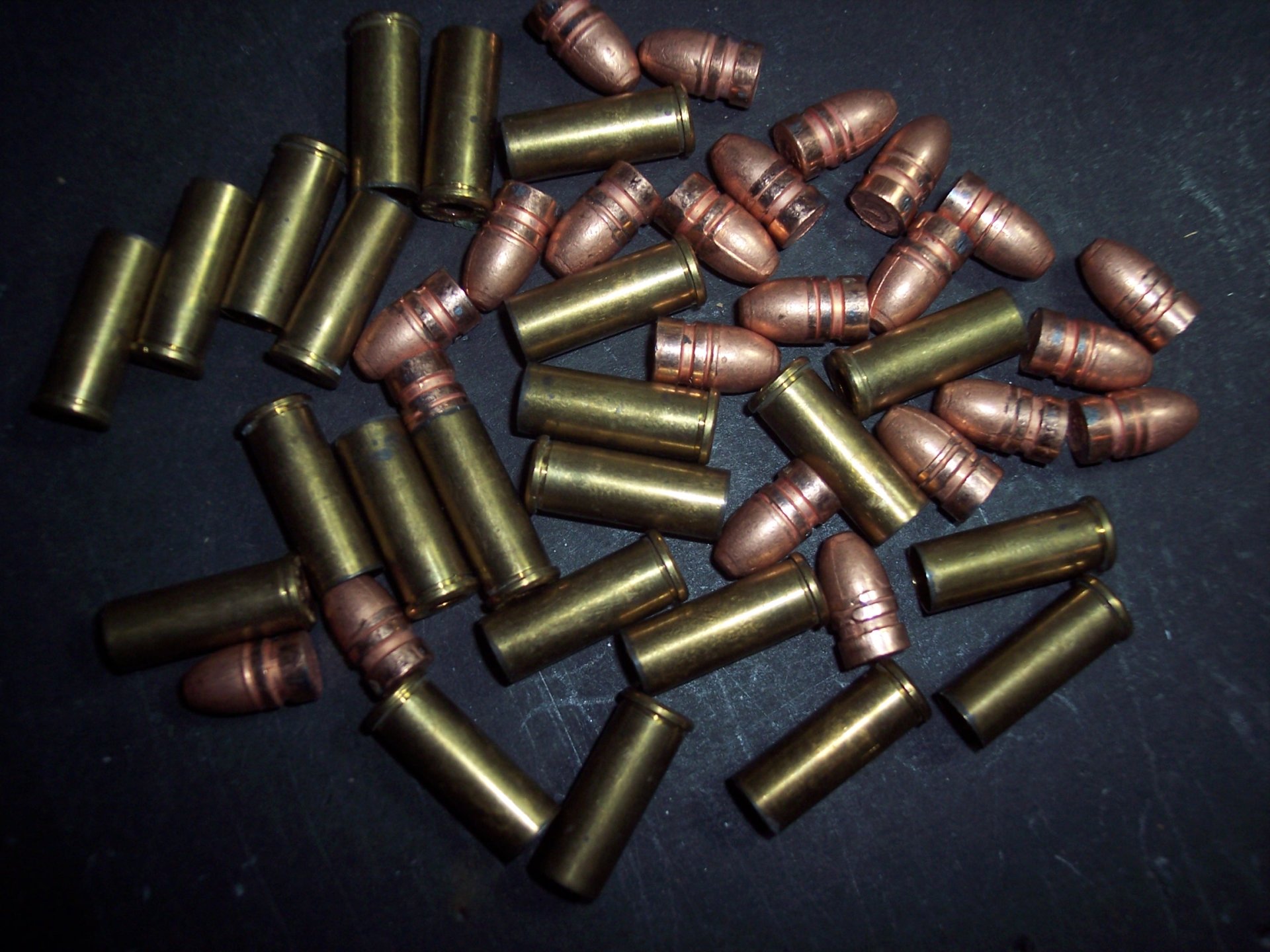 Boxerhülsen+ Geschosse 8mm Rast & Gasser (MP40 PPk Walther Mauser DachbodenfundDachbodenfund – Bild 1