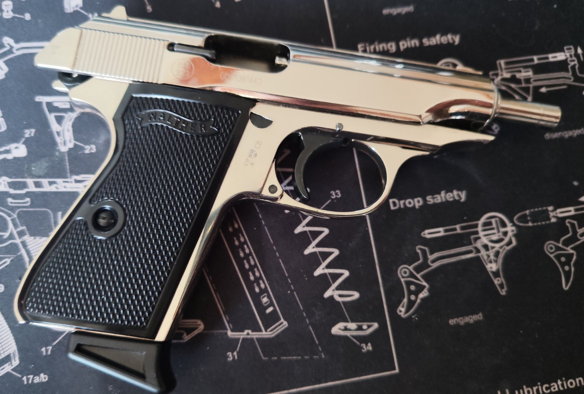Walther PP Polished Chrome 9mm P.A.K – Bild 4