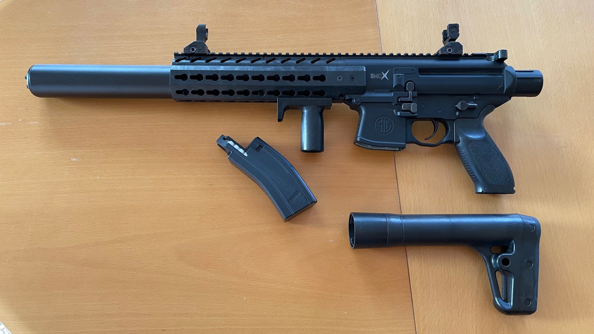 SIG SAUER MCX Co2 Schwarz 4,5 mm Diabolo inkl. Gewehrkoffer – Bild 3