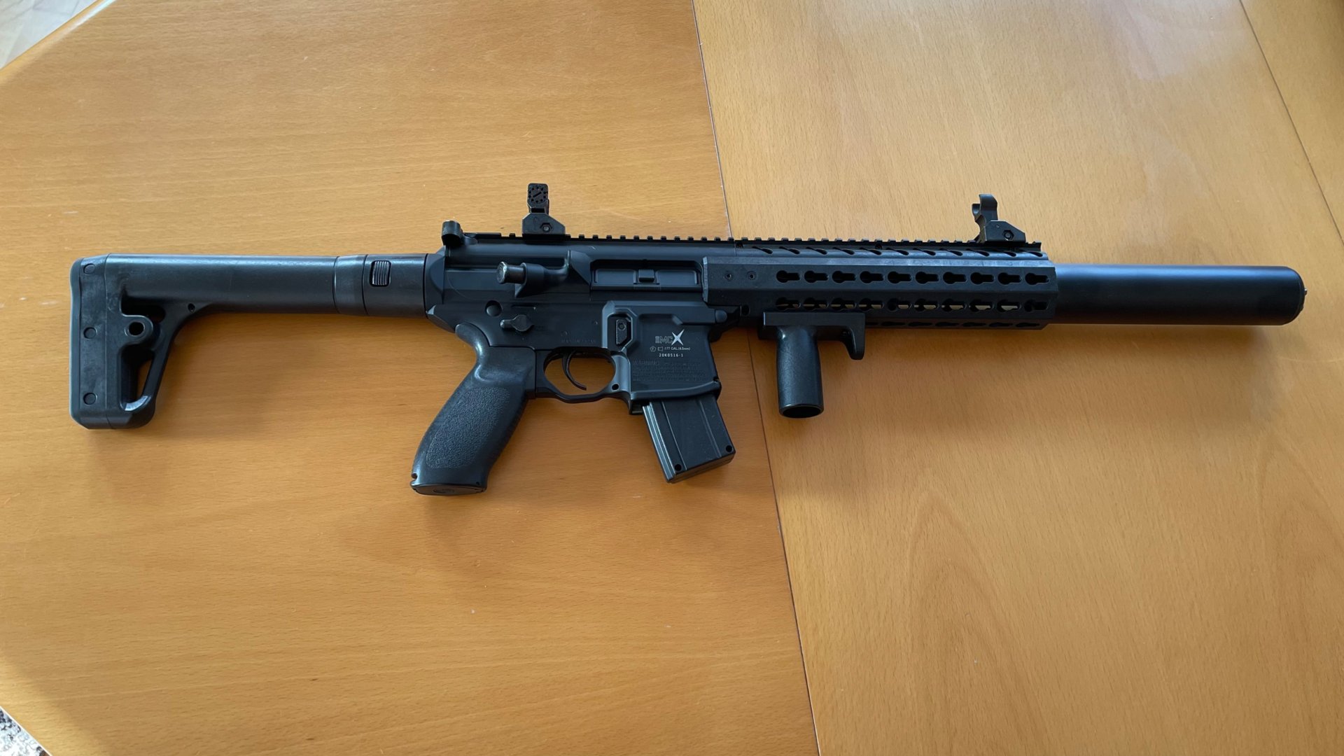 SIG SAUER MCX Co2 Schwarz 4,5 mm Diabolo inkl. Gewehrkoffer – Bild 2