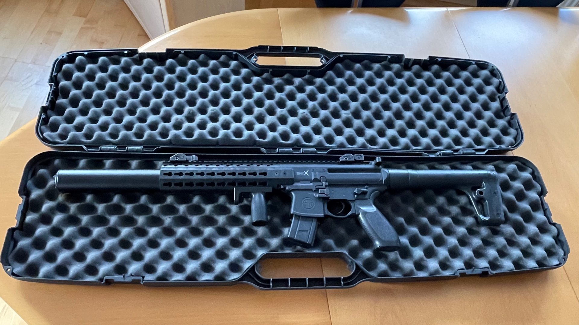 SIG SAUER MCX Co2 Schwarz 4,5 mm Diabolo inkl. Gewehrkoffer – Bild 5