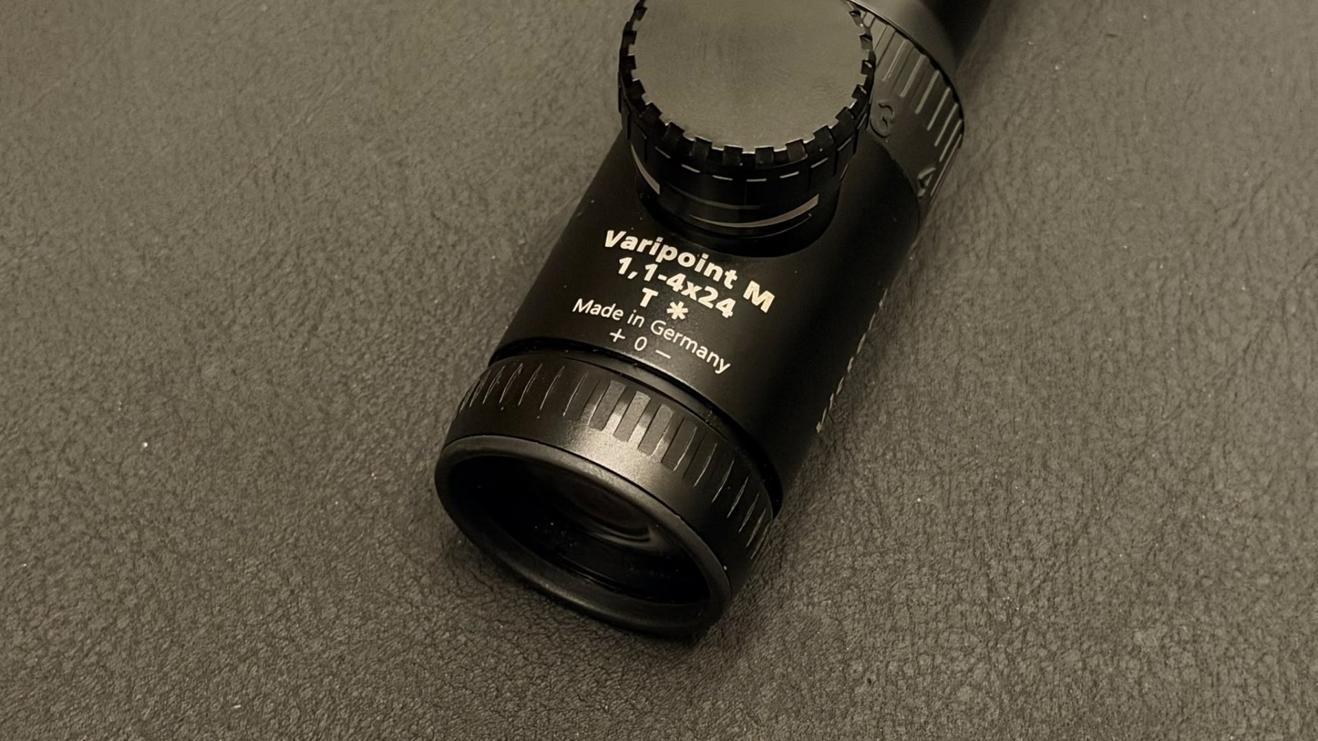 Zeiss Victory Varipoint M 1,1-4x24 T* | Absehen 0 | Leuchtpunkt | Innenschiene | Niggeloh Hülle | ZF – Bild 4
