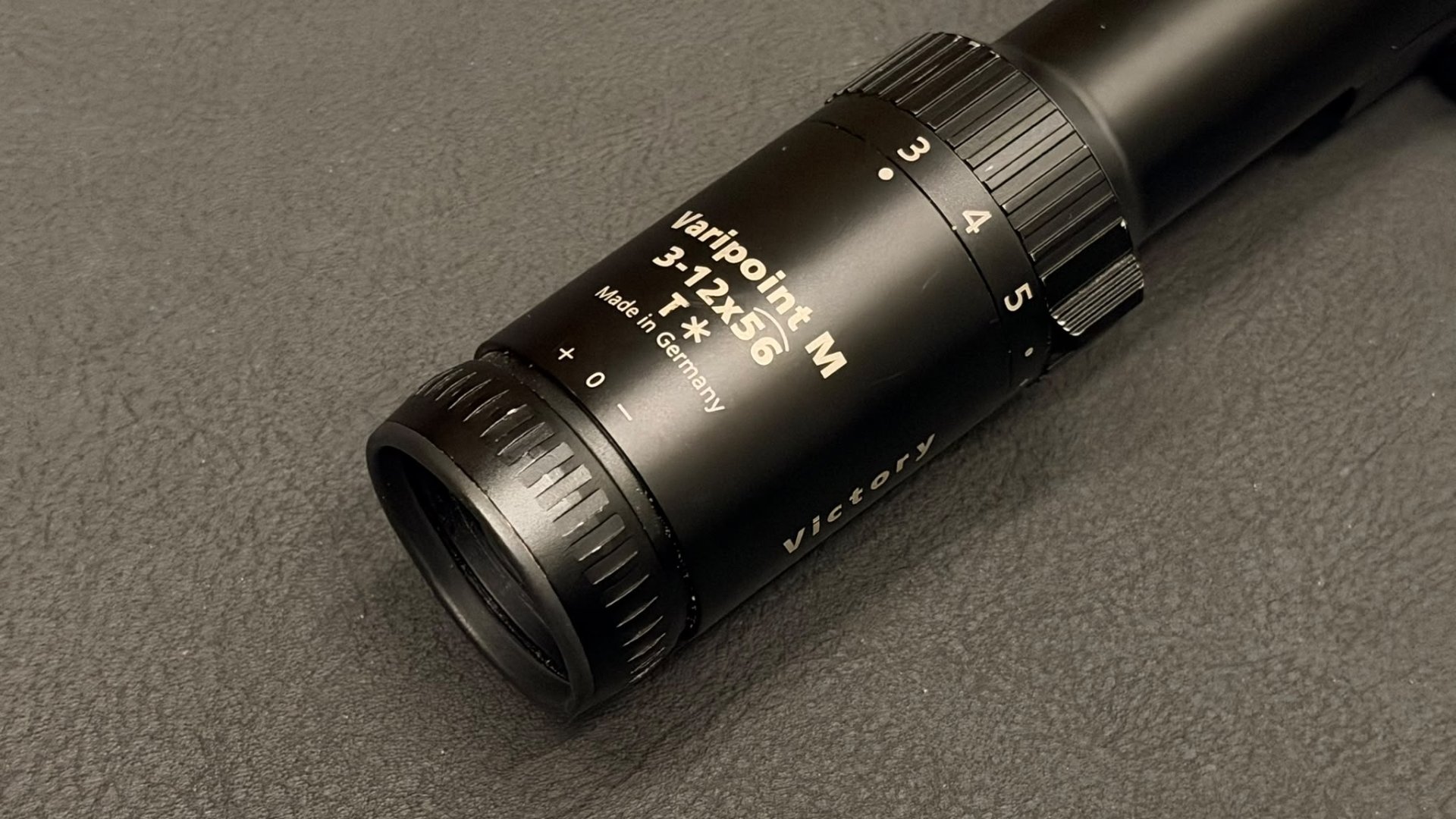 Zeiss Victory Varipoint M 3-12x56 T* | Absehen 56 | Leuchtabsehen | Schiene | Blaser Sattelmontage – Bild 6