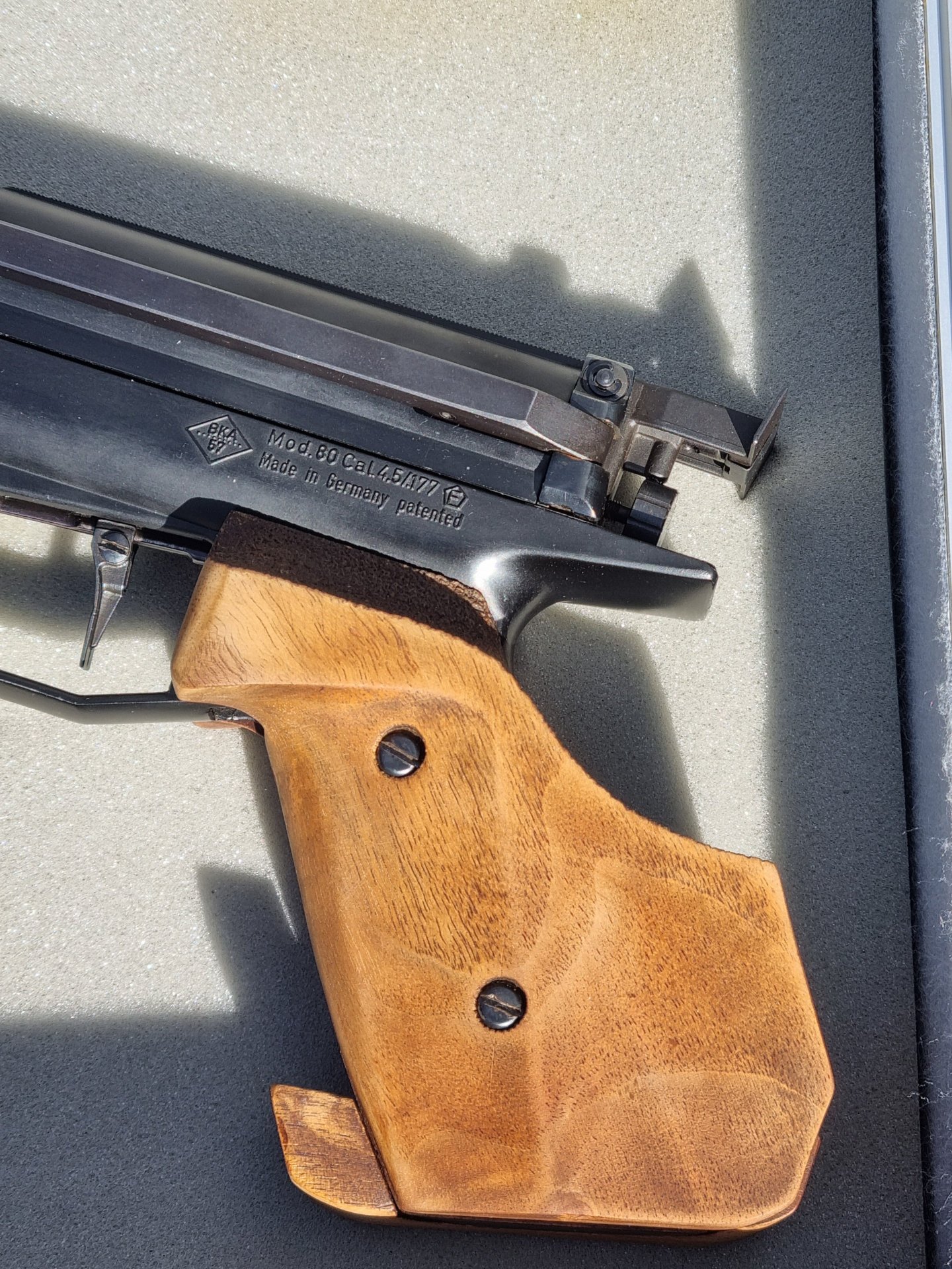Feinwerkbau Mod. 80 Match-Luftpistole 4,5 mm / .177 – F-Zeichen – Bild 1
