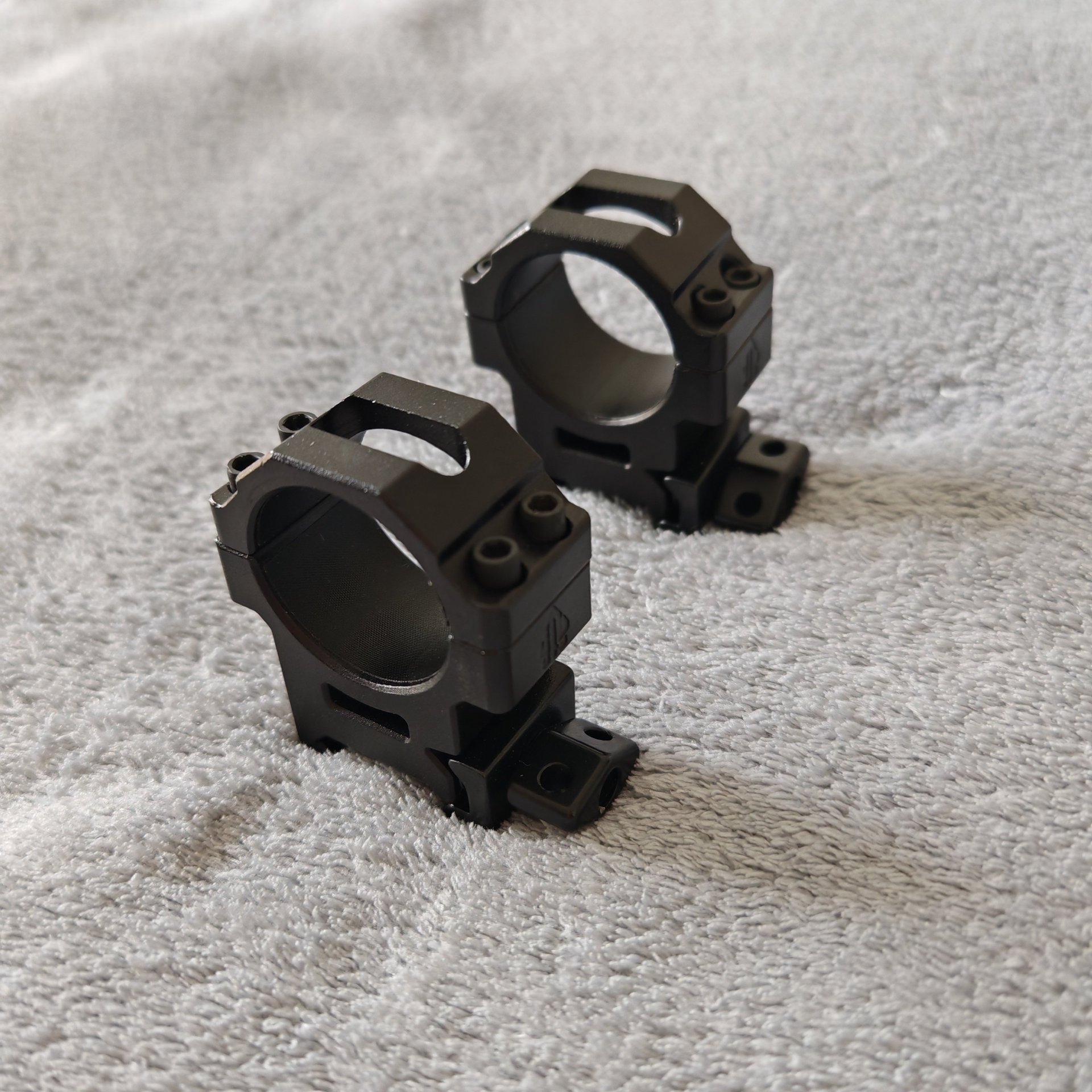 UTG 30mm Maximum Strength Ringe - Picatinny / Weaver – Bild 1
