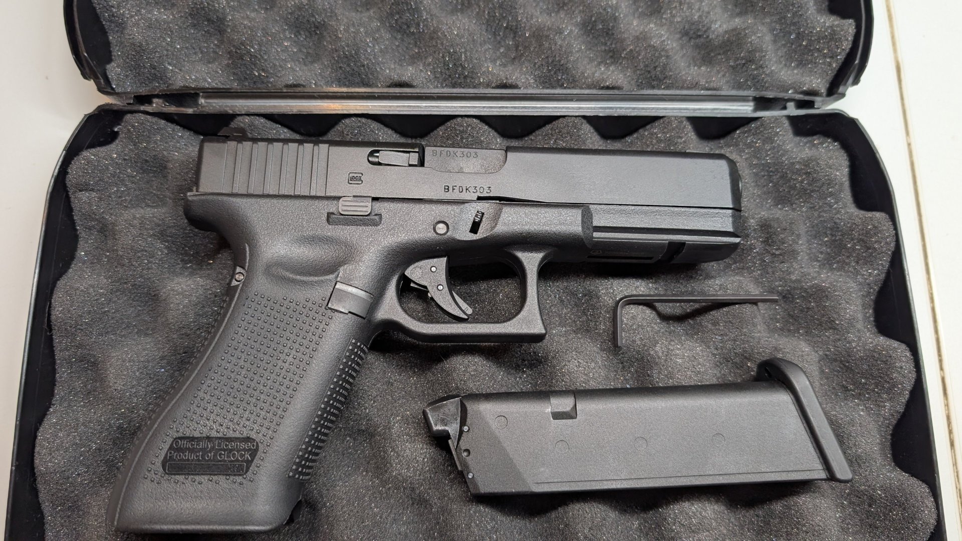 Glock 17 Gen5 GBB VFC 6mm Airsoft mit Blow Back – Bild 1