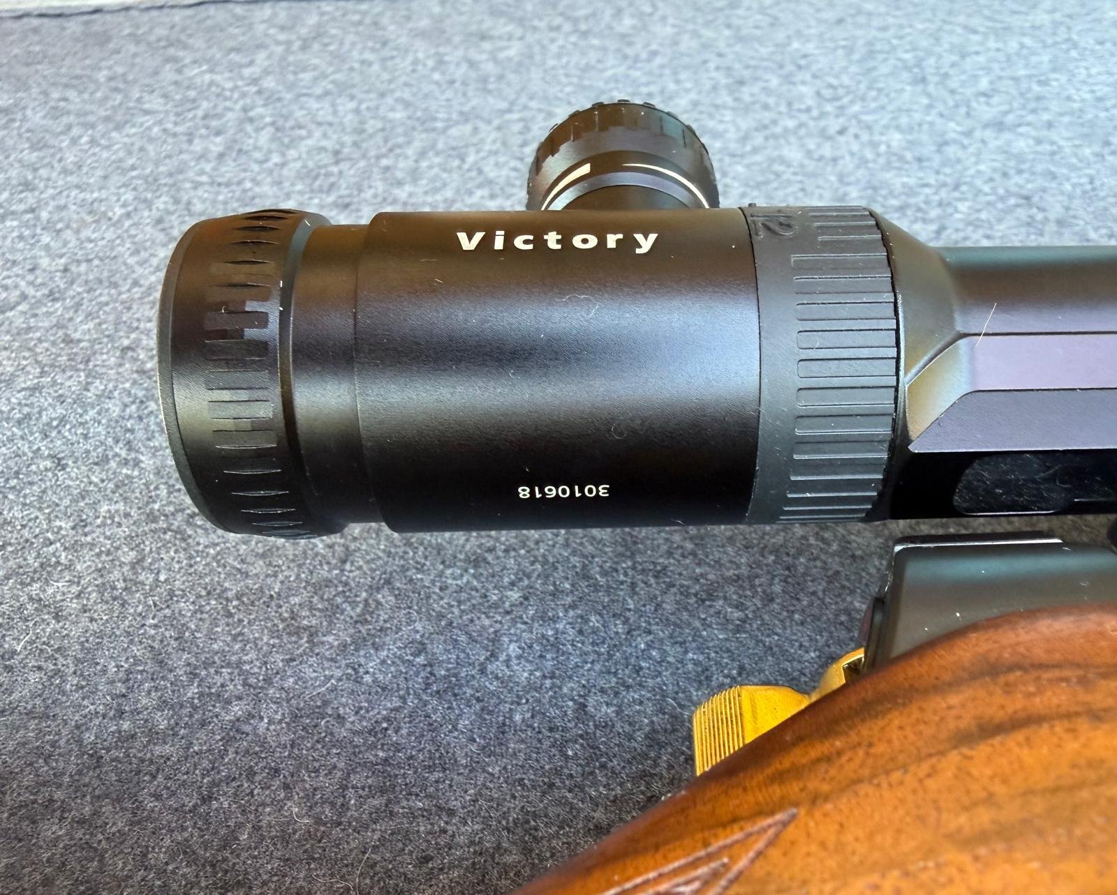 Repetierbüchse Mauser M03, Kal. .300 WinMag, Zeiss Victory Varipoint 3-12x56 – Bild 4