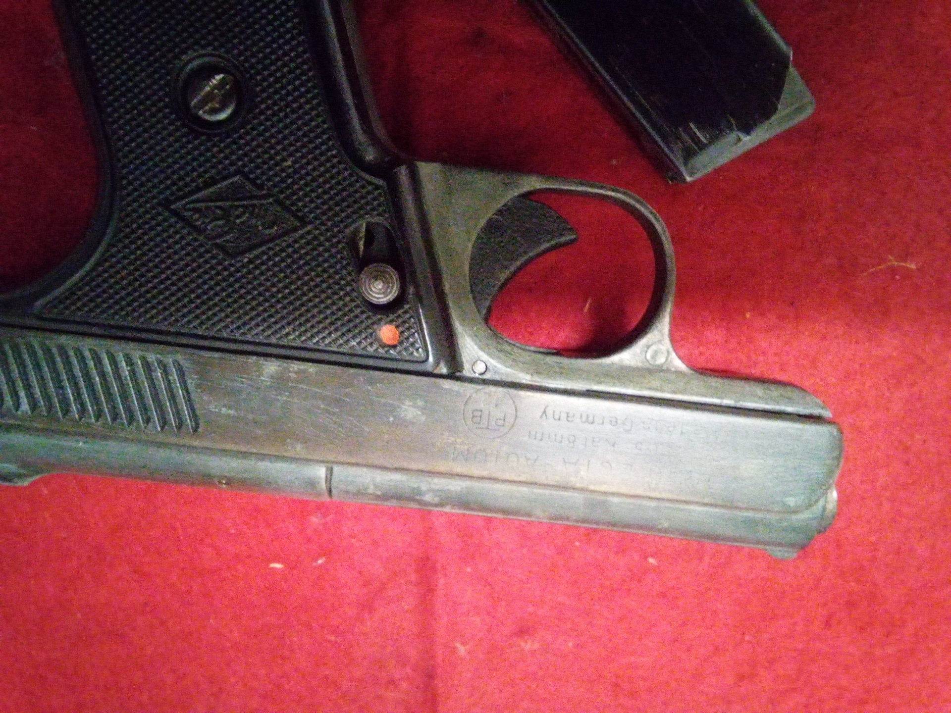 Pistole Modell G5.KALIBER 8MM.KNALL – Bild 3