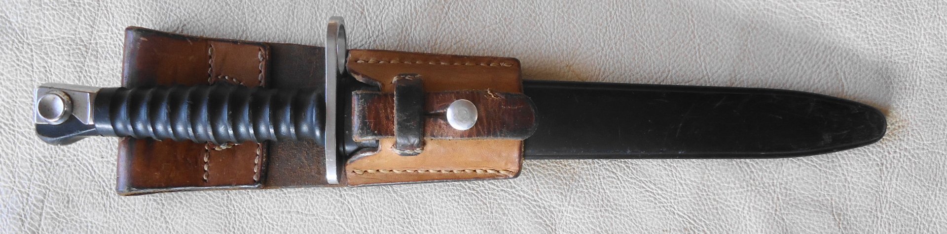 Schweizer Seitengewehr M 1957, Bajonett, Kampfdolch – Bild 1