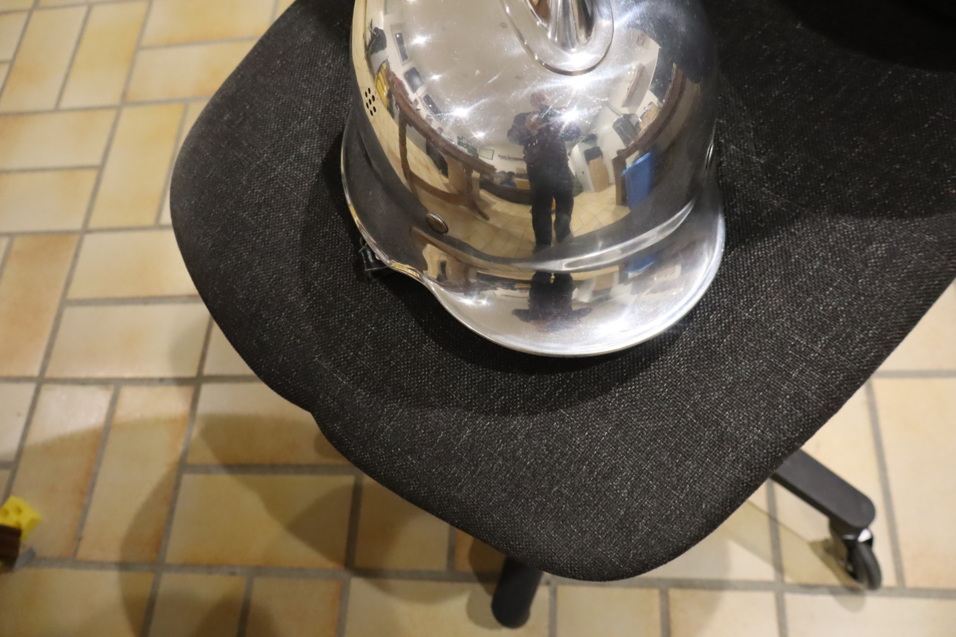 Paradehelm Feuerwehrhauptmann neuwertig – Bild 2