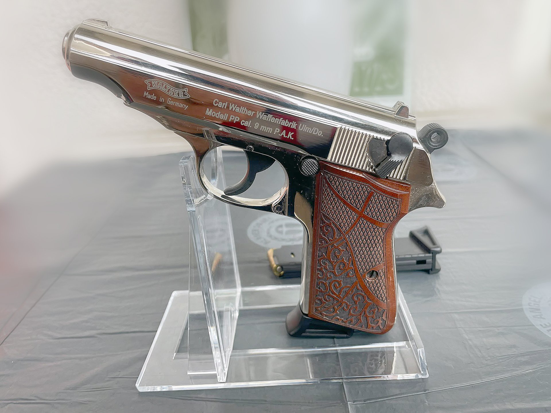 Walther Schreckschuss "Polizei" PP Kal. 9mm P.A.K. Chrom mit Edelholz-Griffschalen – Bild 2